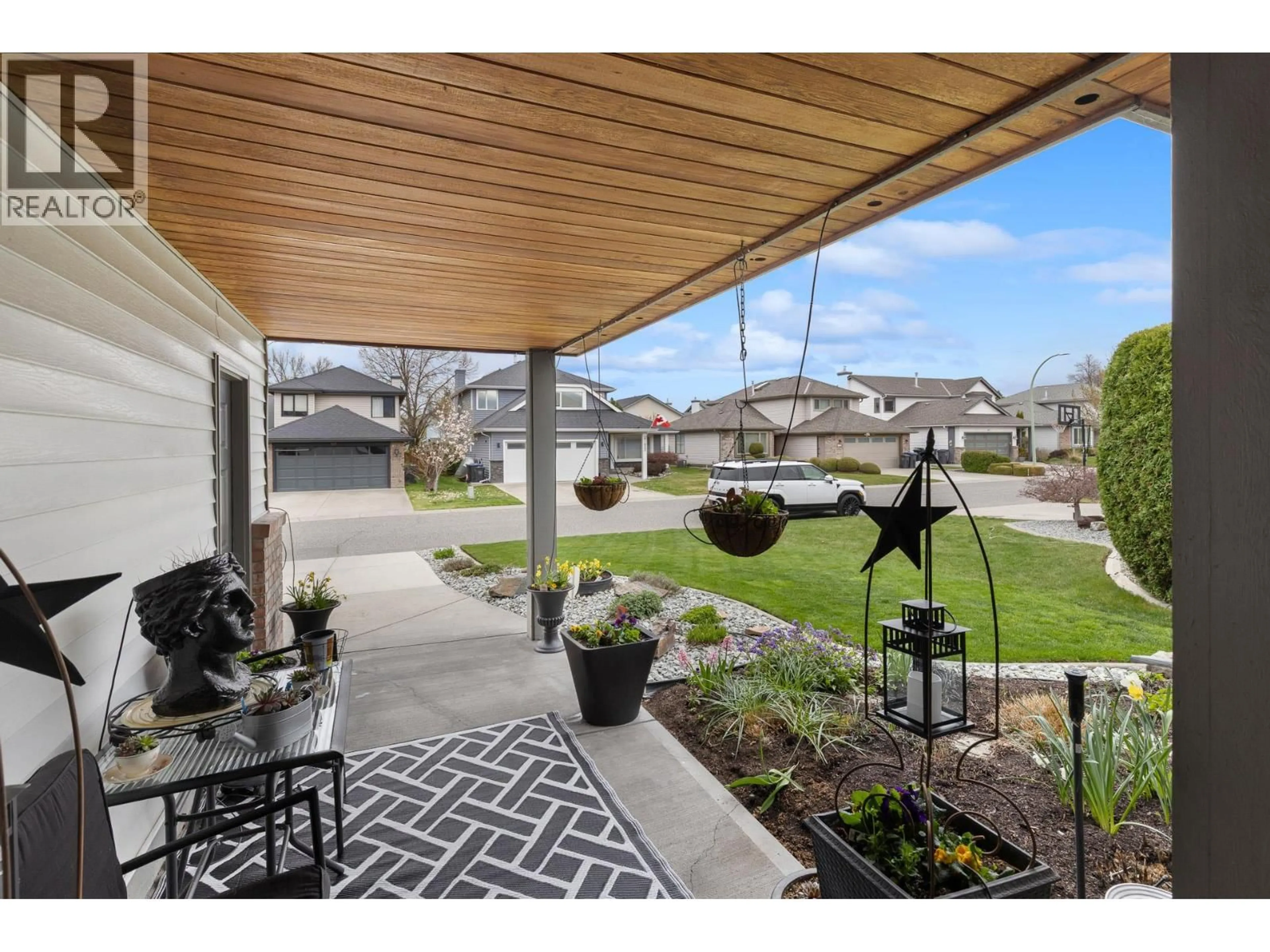 Patio, street for 1015 WINTERGREEN DRIVE, Kelowna British Columbia V1W3V7