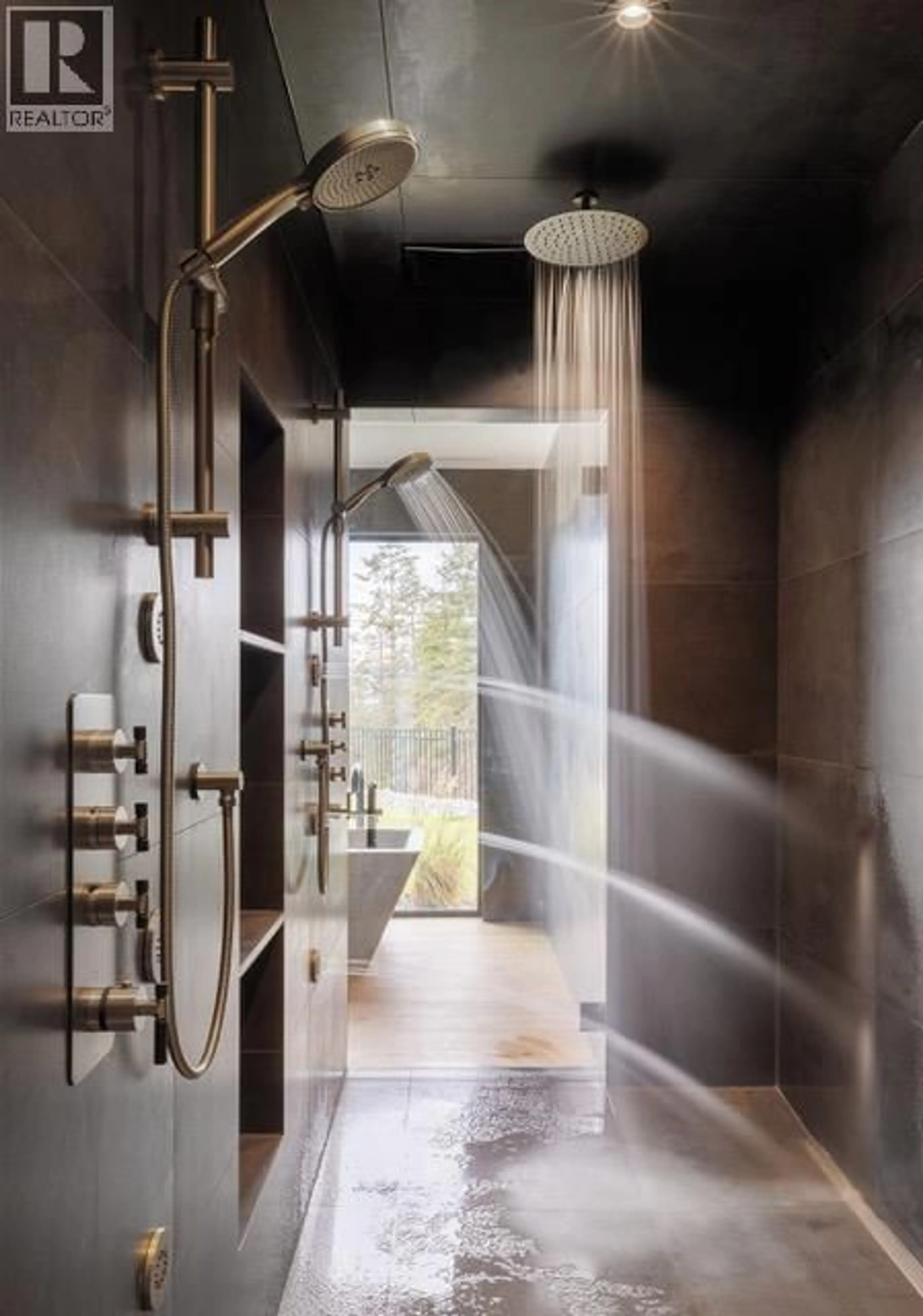 Indoor entryway for 10248 BEACON HILL DRIVE, Lake Country British Columbia V4V0A9