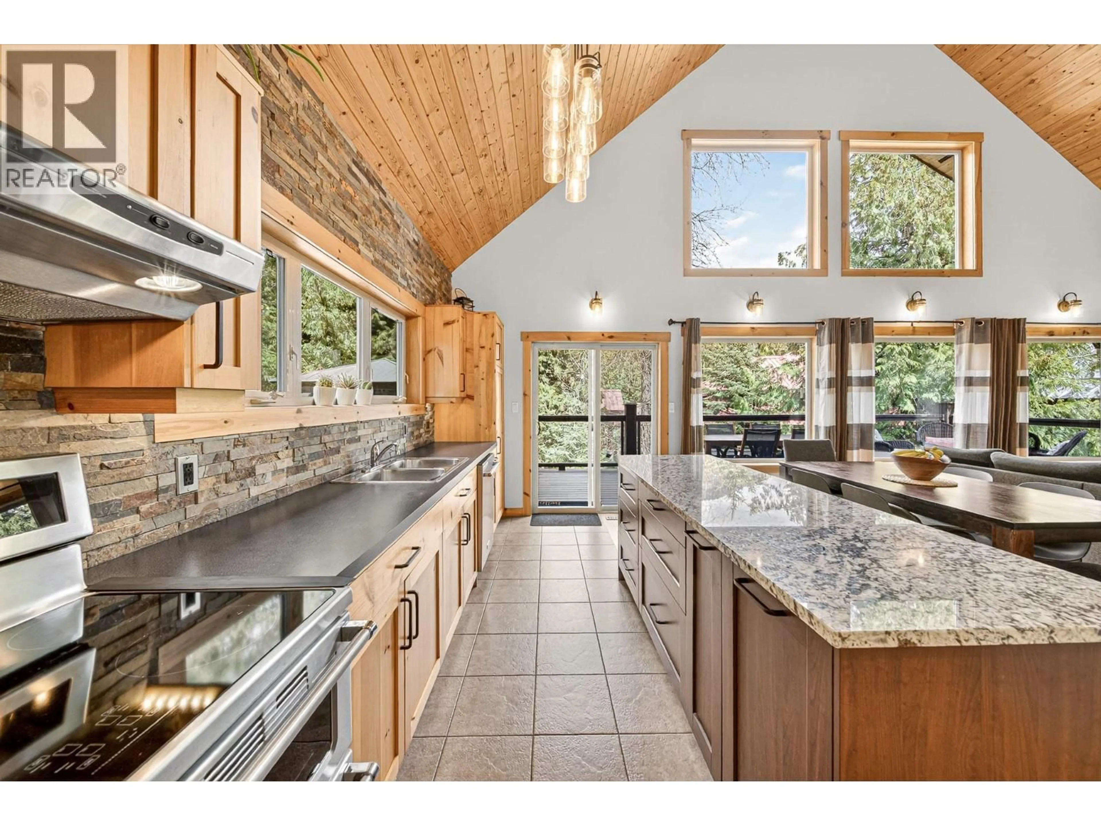 Open concept kitchen, ceramic/tile floor for 19 ALPINE TRAIL CRESCENT, Fernie British Columbia V0B1M5