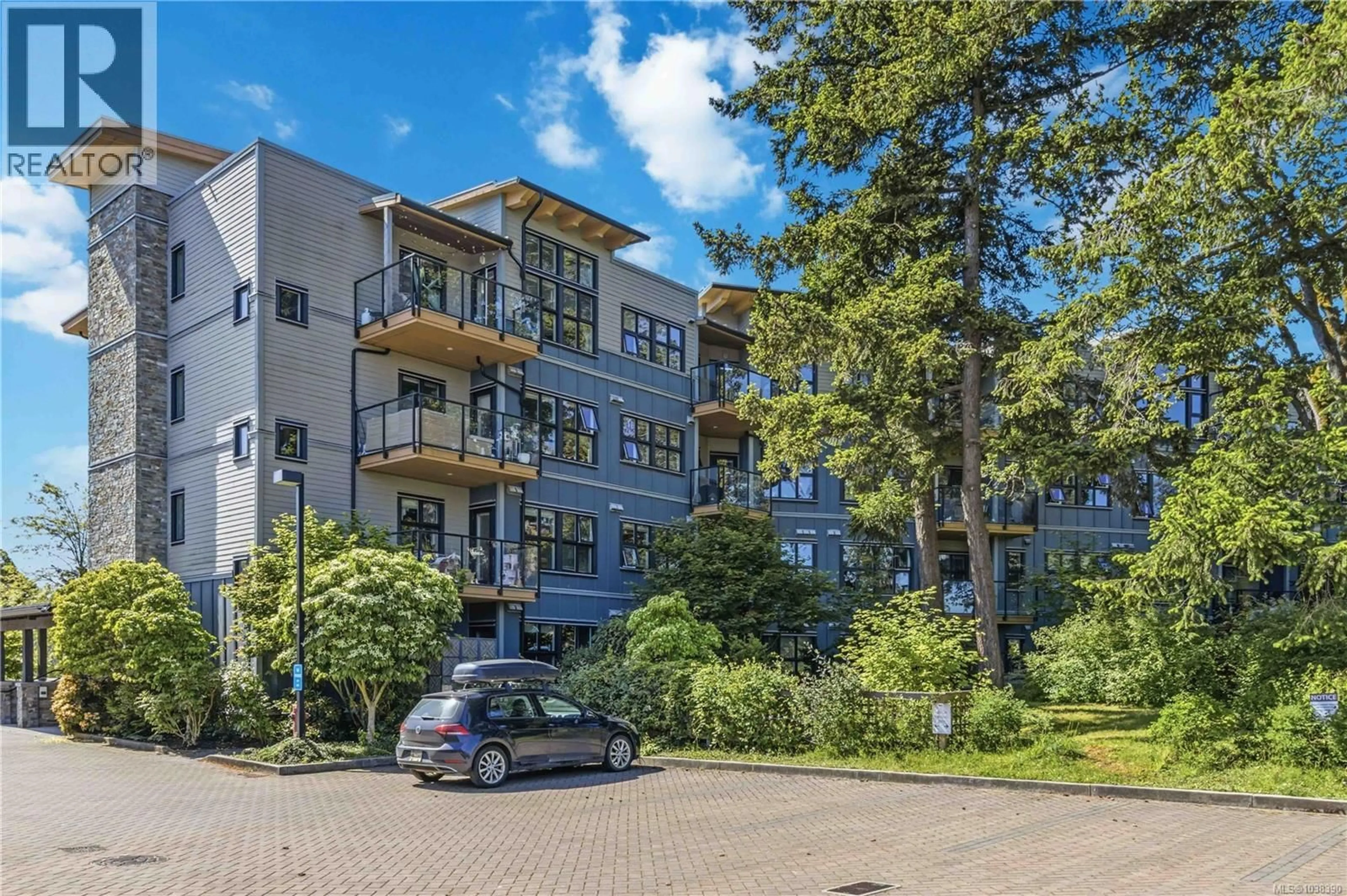 Patio, unknown for 103 - 3912 CAREY ROAD, Saanich British Columbia V8Z4E2