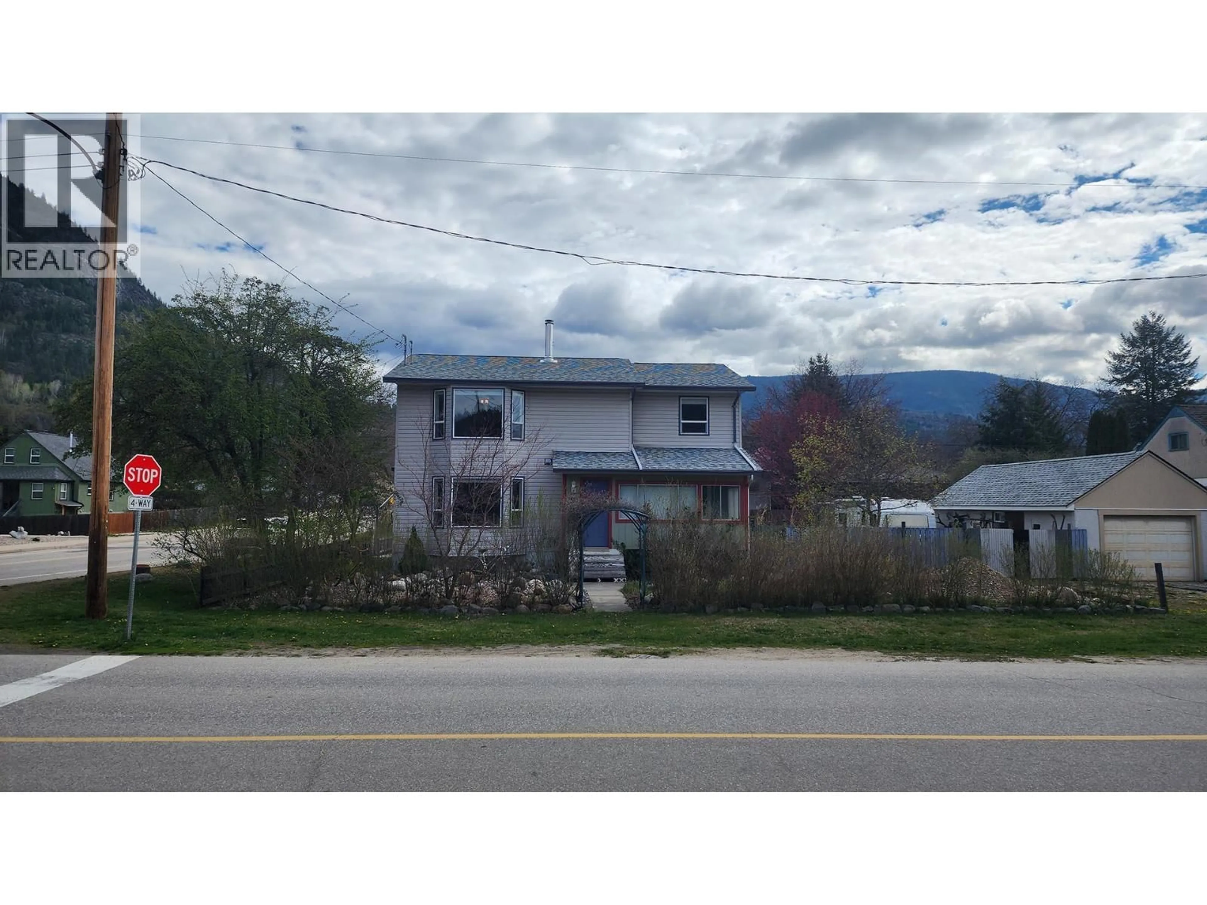 Blurry image for 501 5TH AVENUE, Castlegar British Columbia V1N1W1