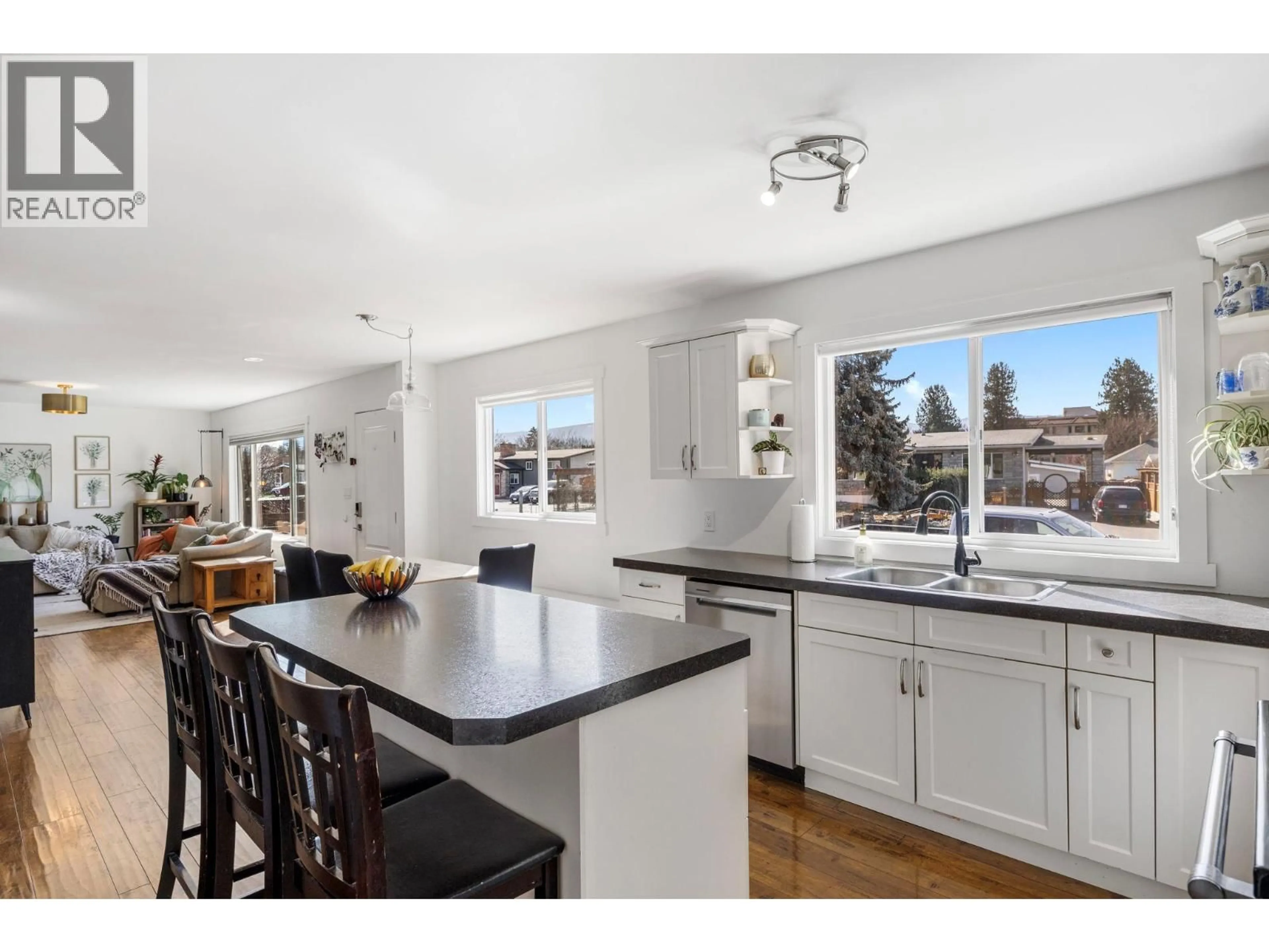 Open concept kitchen, unknown for 1224 LAWSON AVENUE, Kelowna British Columbia V1Y6T9