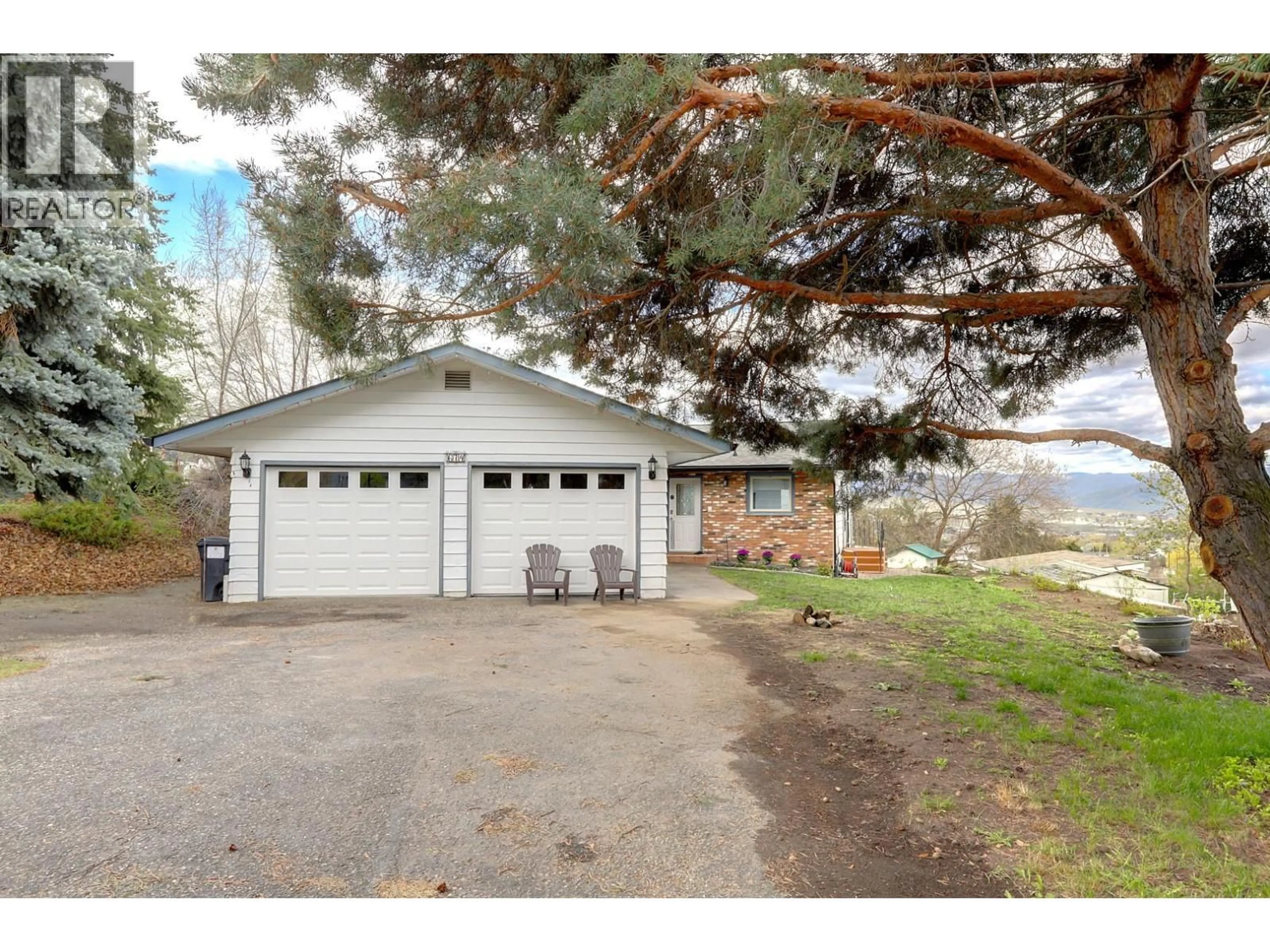Indoor garage for 674 PHEASANT ROAD, Vernon British Columbia V1B3B1