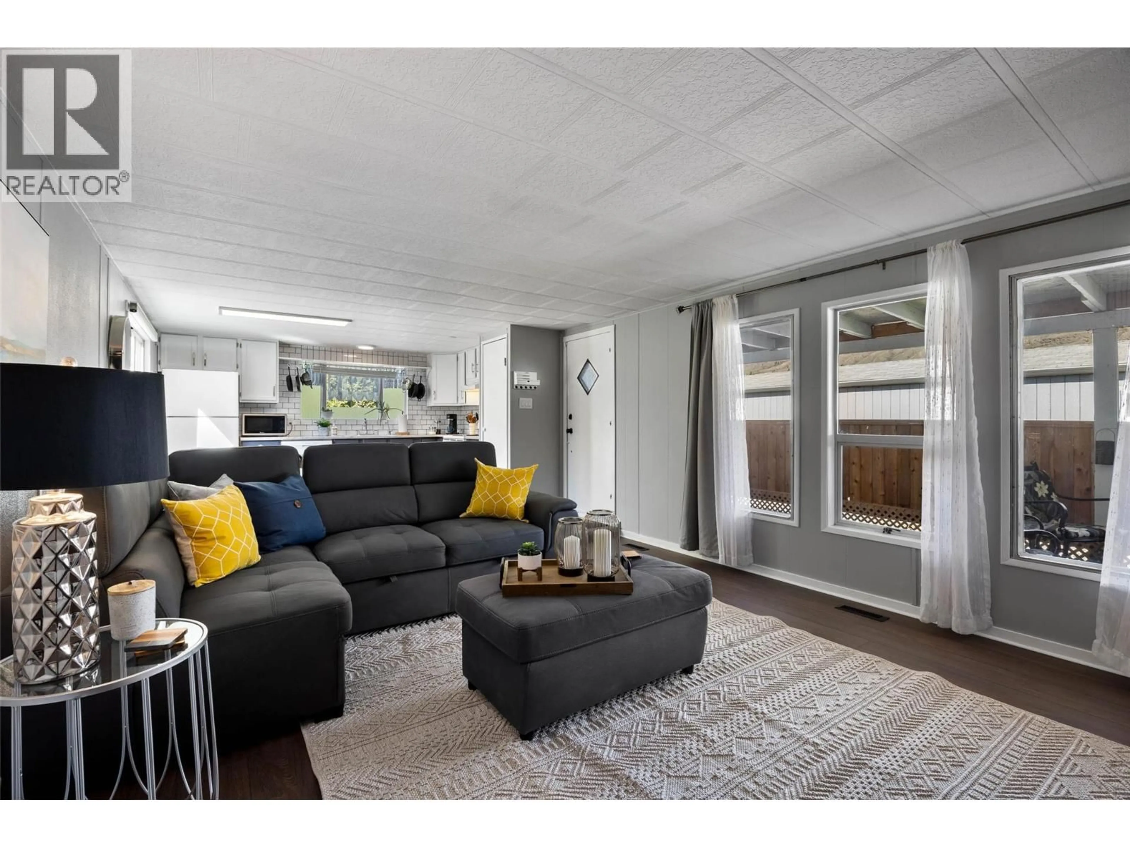 Living room with furniture, unknown for 1 - 2805 WESTSYDE ROAD, Kamloops British Columbia V2B7E1