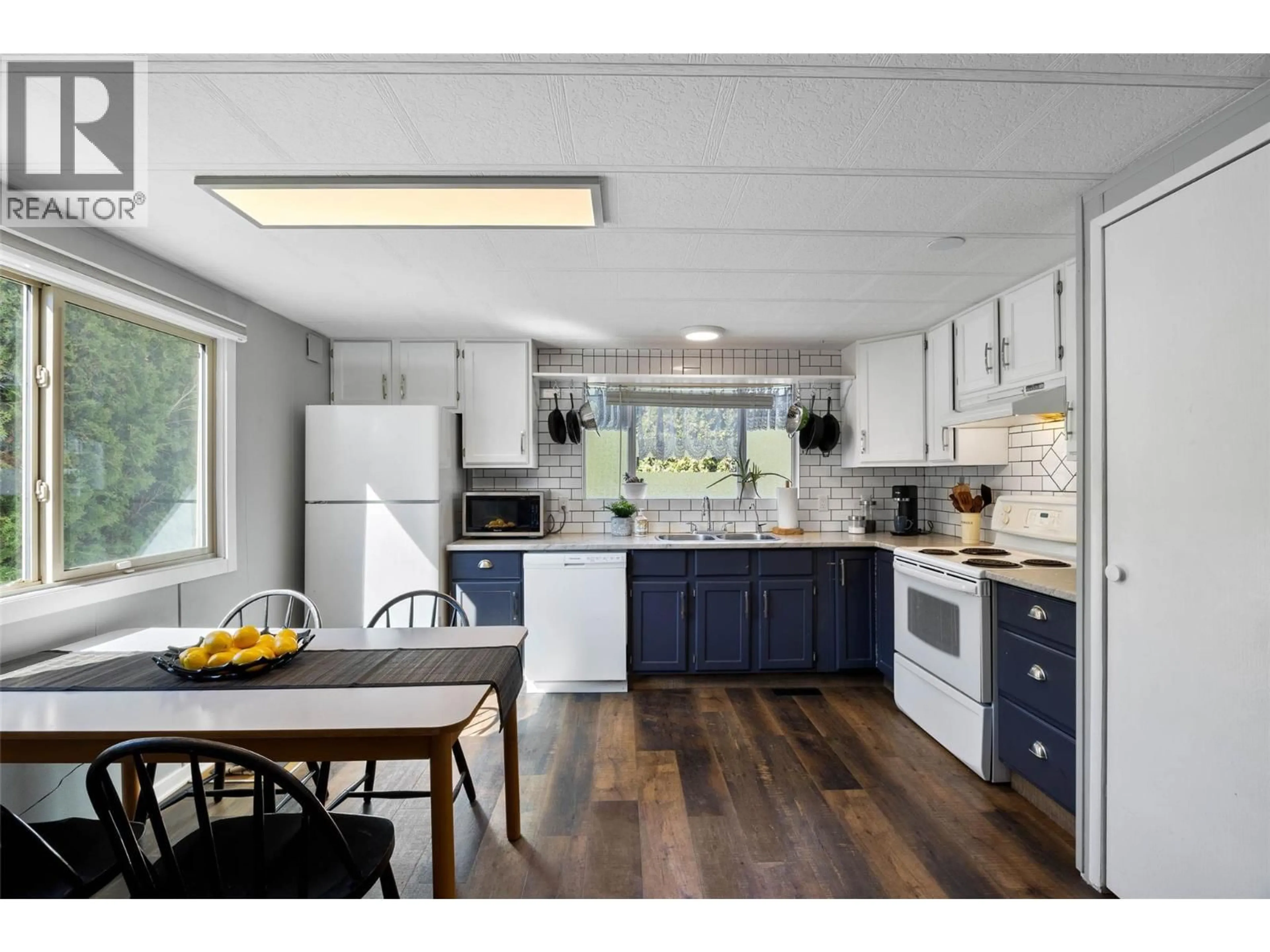 Open concept kitchen, unknown for 1 - 2805 WESTSYDE ROAD, Kamloops British Columbia V2B7E1