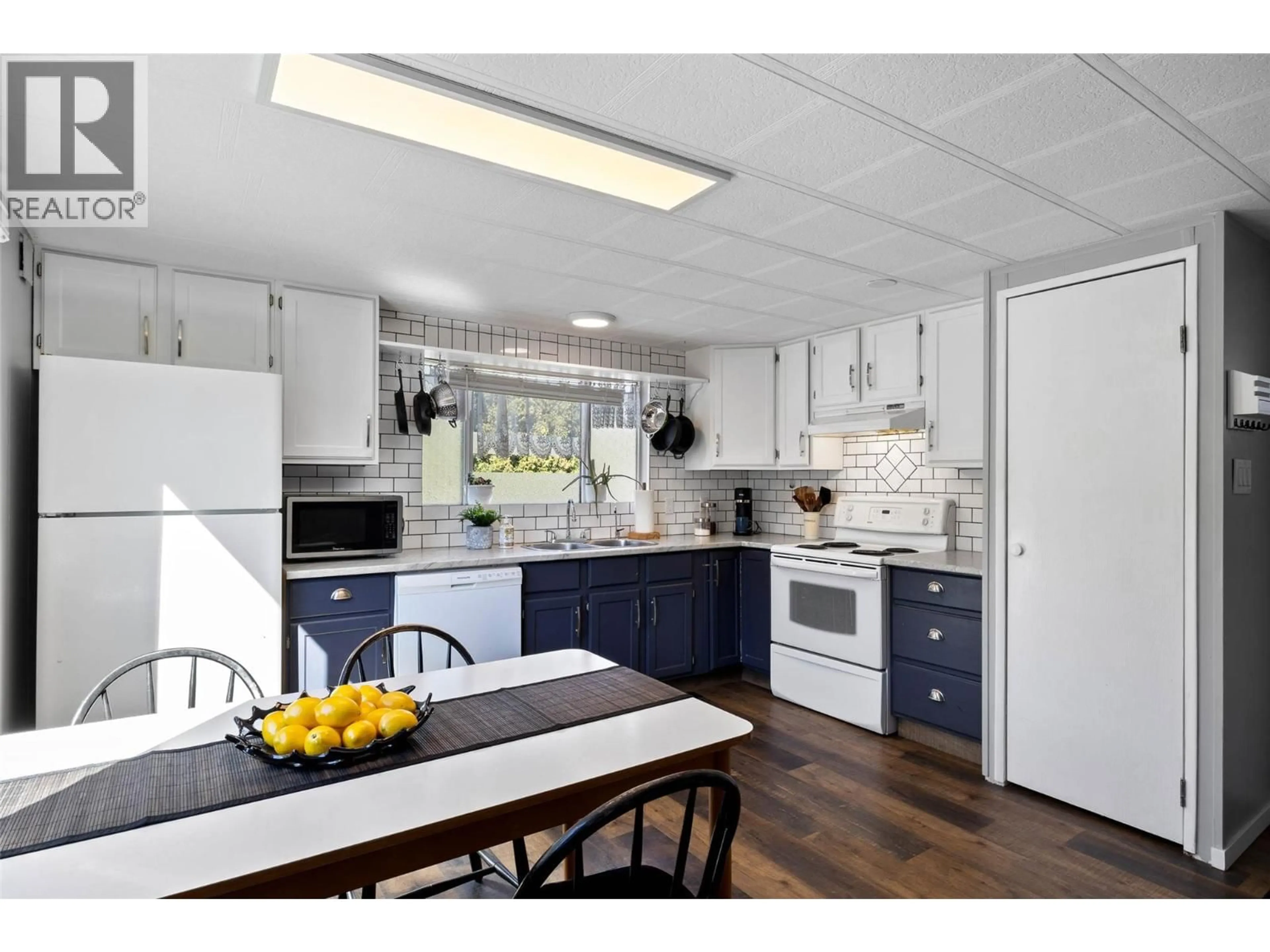 Open concept kitchen, unknown for 1 - 2805 WESTSYDE ROAD, Kamloops British Columbia V2B7E1