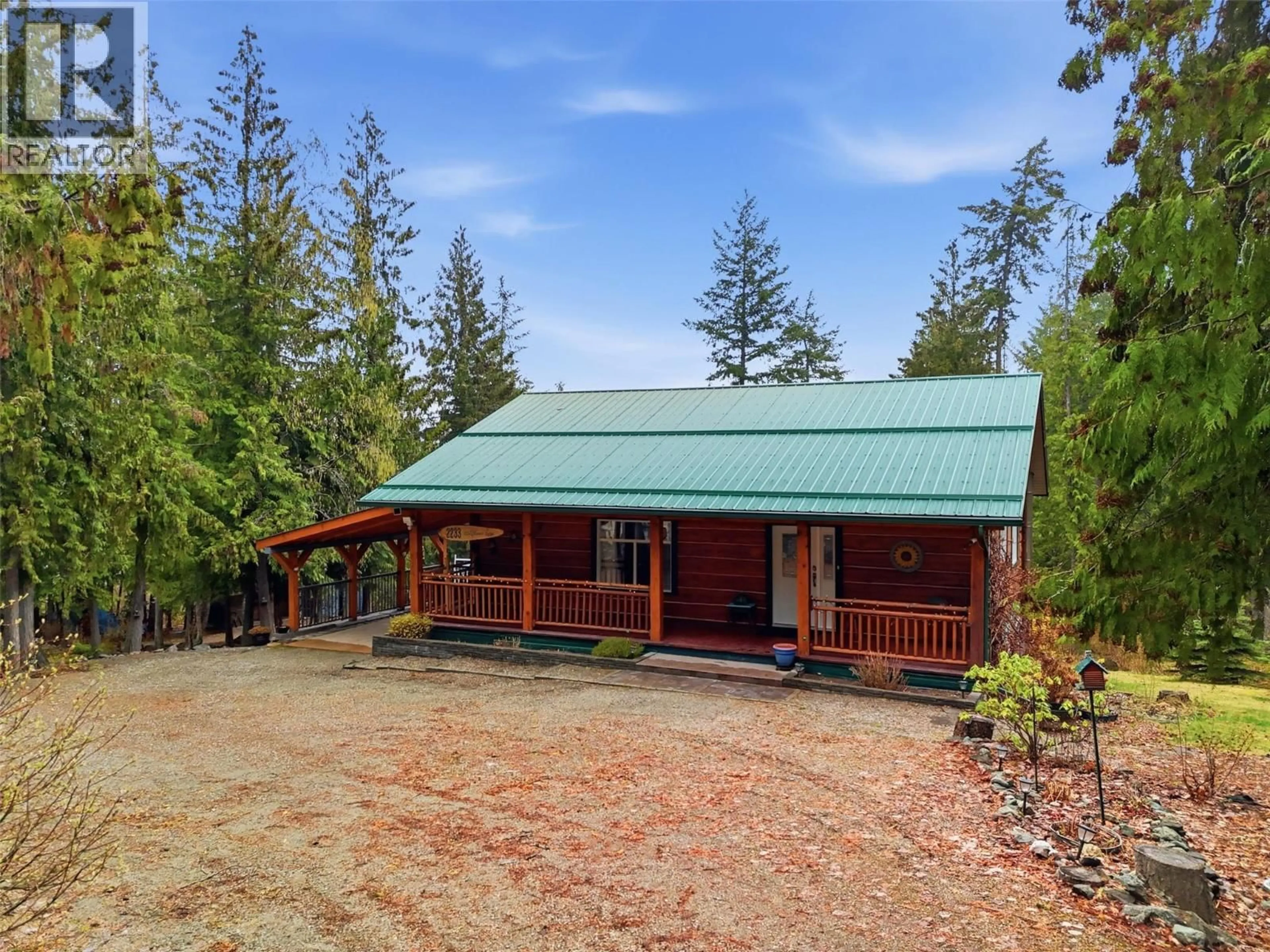 A pic from outside/outdoor area/front of a property/back of a property/a pic from drone, unknown for 2233 WILDFLOWER LANE, Sorrento British Columbia V0E2W1