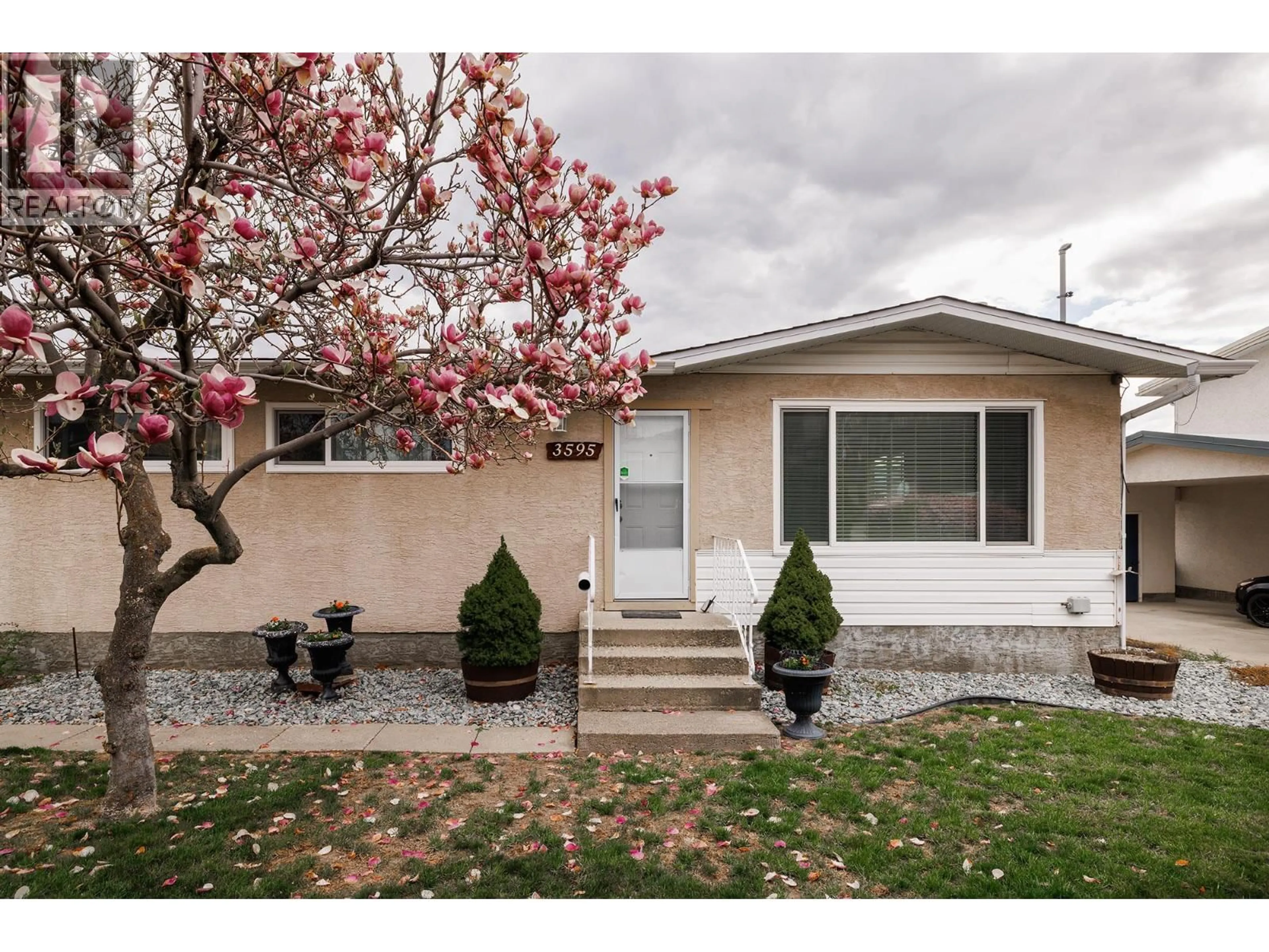 Home with vinyl exterior material, street for 3595 BROWN ROAD, West Kelowna British Columbia V4T1P5