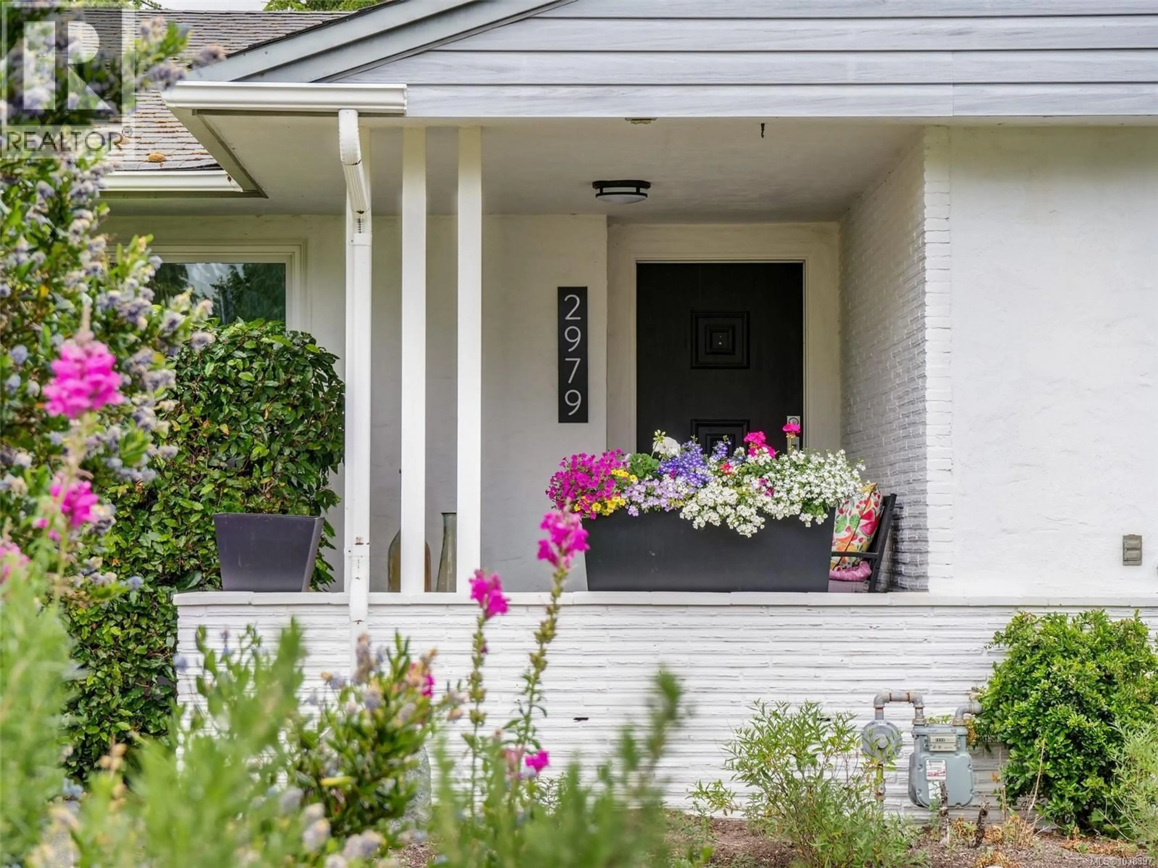Indoor entryway for 2979 WESTDOWNE ROAD, Oak Bay British Columbia V8R5G1