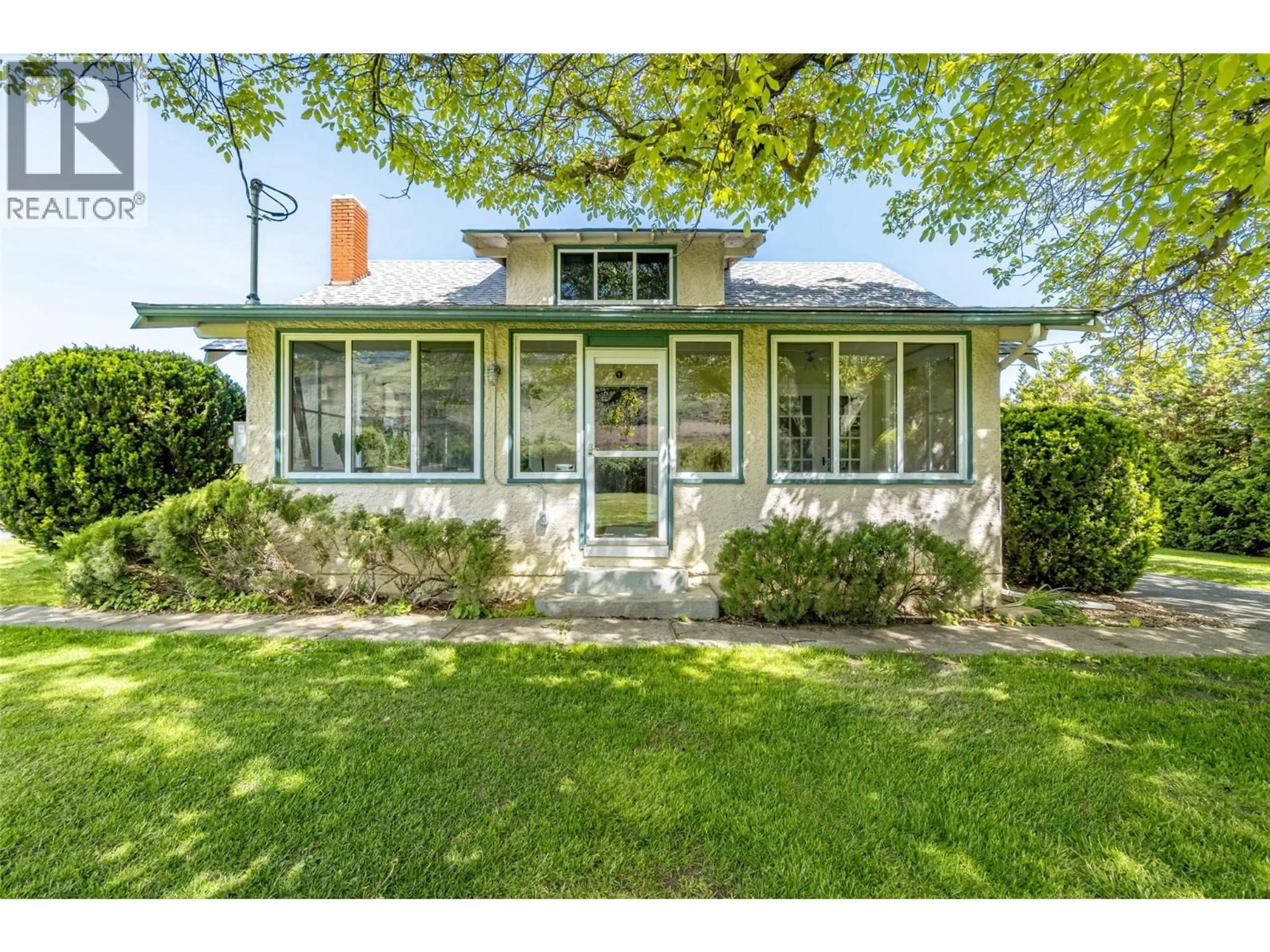 Home with vinyl exterior material, street for 4371 HIGHWAY 97 OTHER, Oliver British Columbia V0H1T1