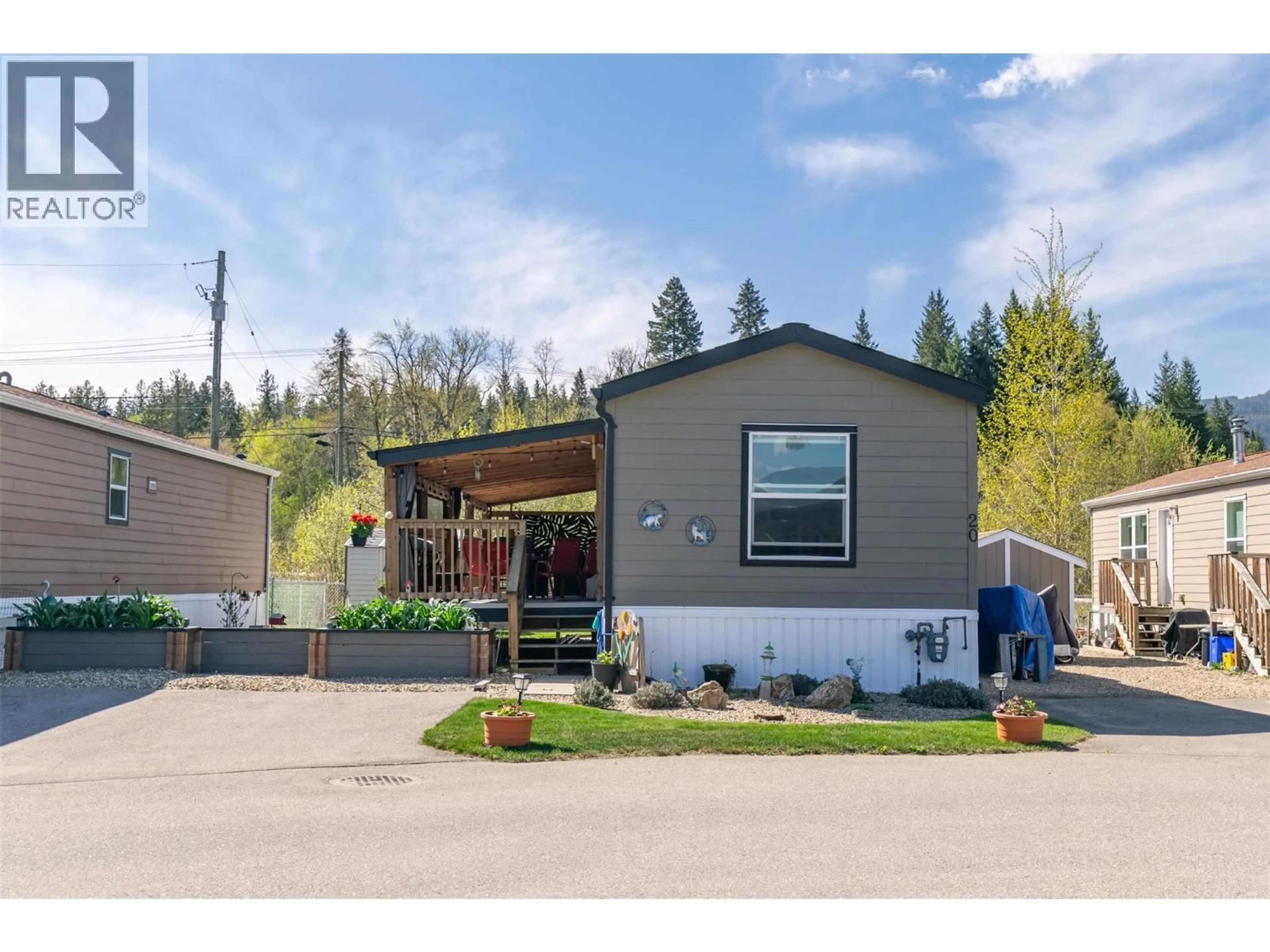 Home with vinyl exterior material, unknown for 20 - 4811 10A AVENUE NORTHEAST, Salmon Arm British Columbia V1E1C5