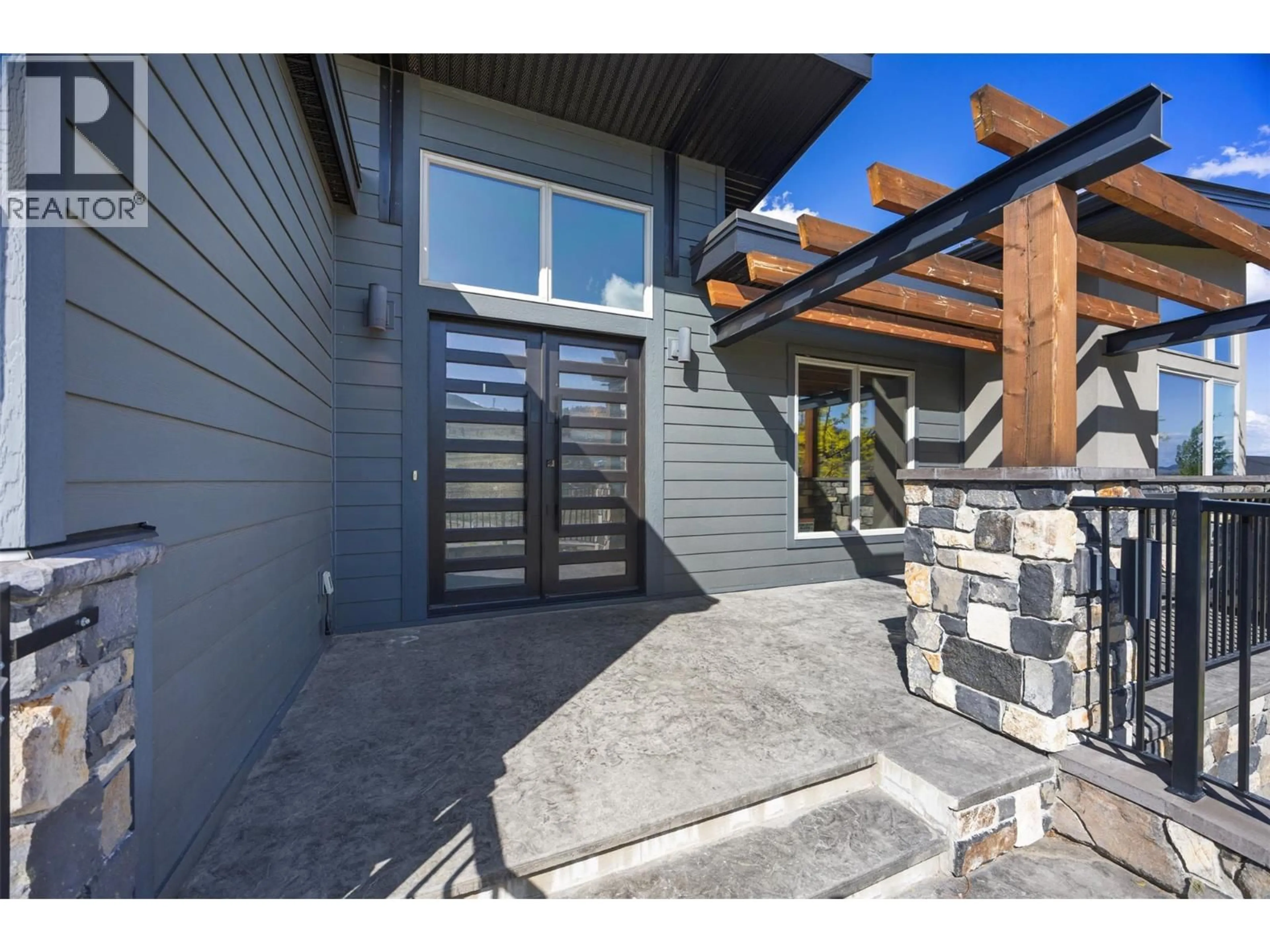 Indoor entryway for 265 HOLLOWAY DRIVE, Kamloops British Columbia V1S0B3