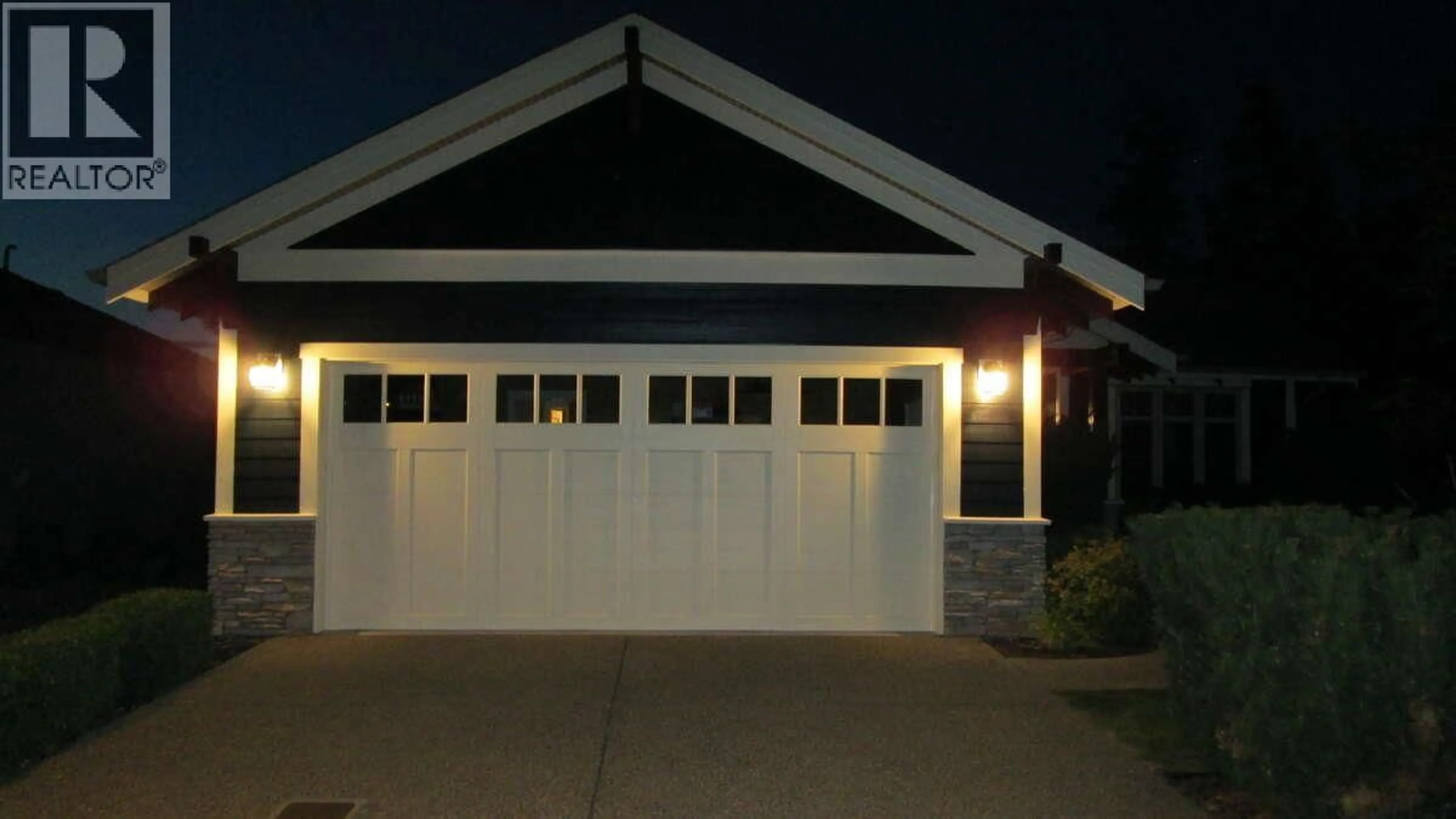 Indoor garage for 501 LONGSPOON BAY, Vernon British Columbia V1H2K2