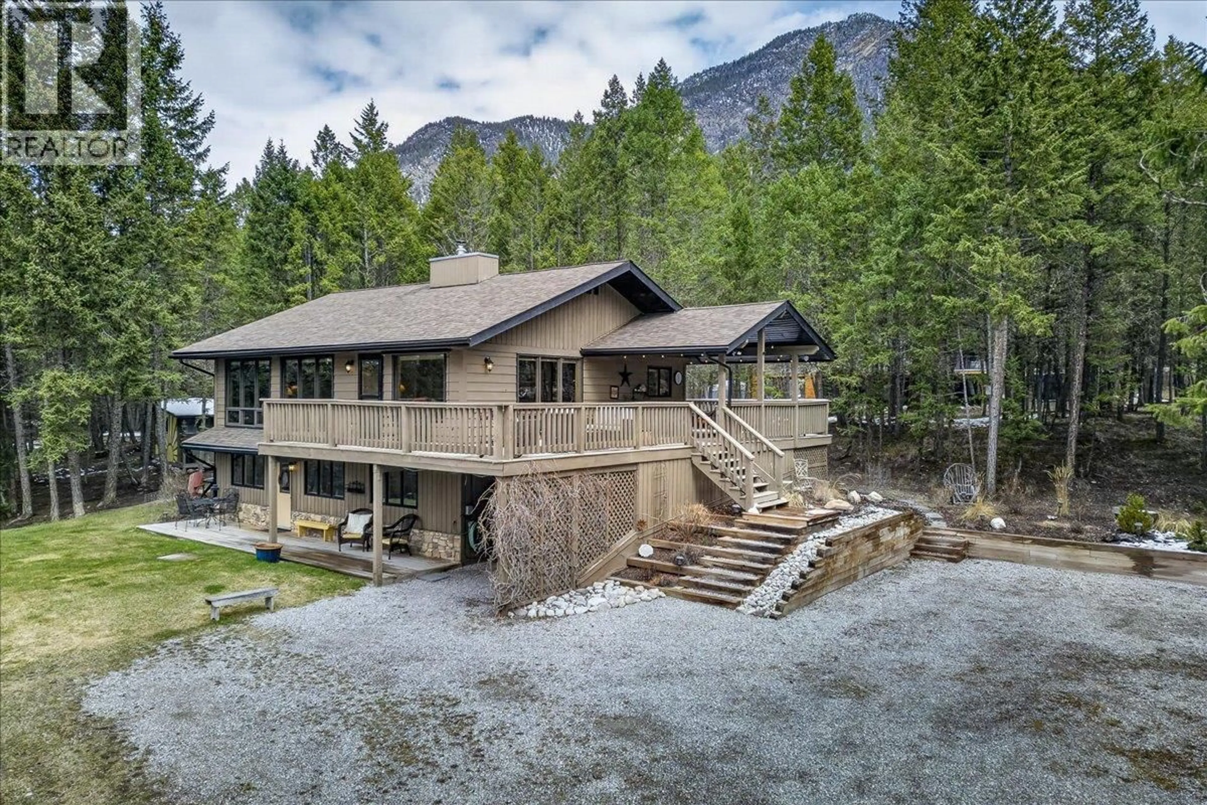 A pic from outside/outdoor area/front of a property/back of a property/a pic from drone, mountain view for 8076 MCINTOSH LOOP ROAD, Radium Hot Springs British Columbia V0A1M0
