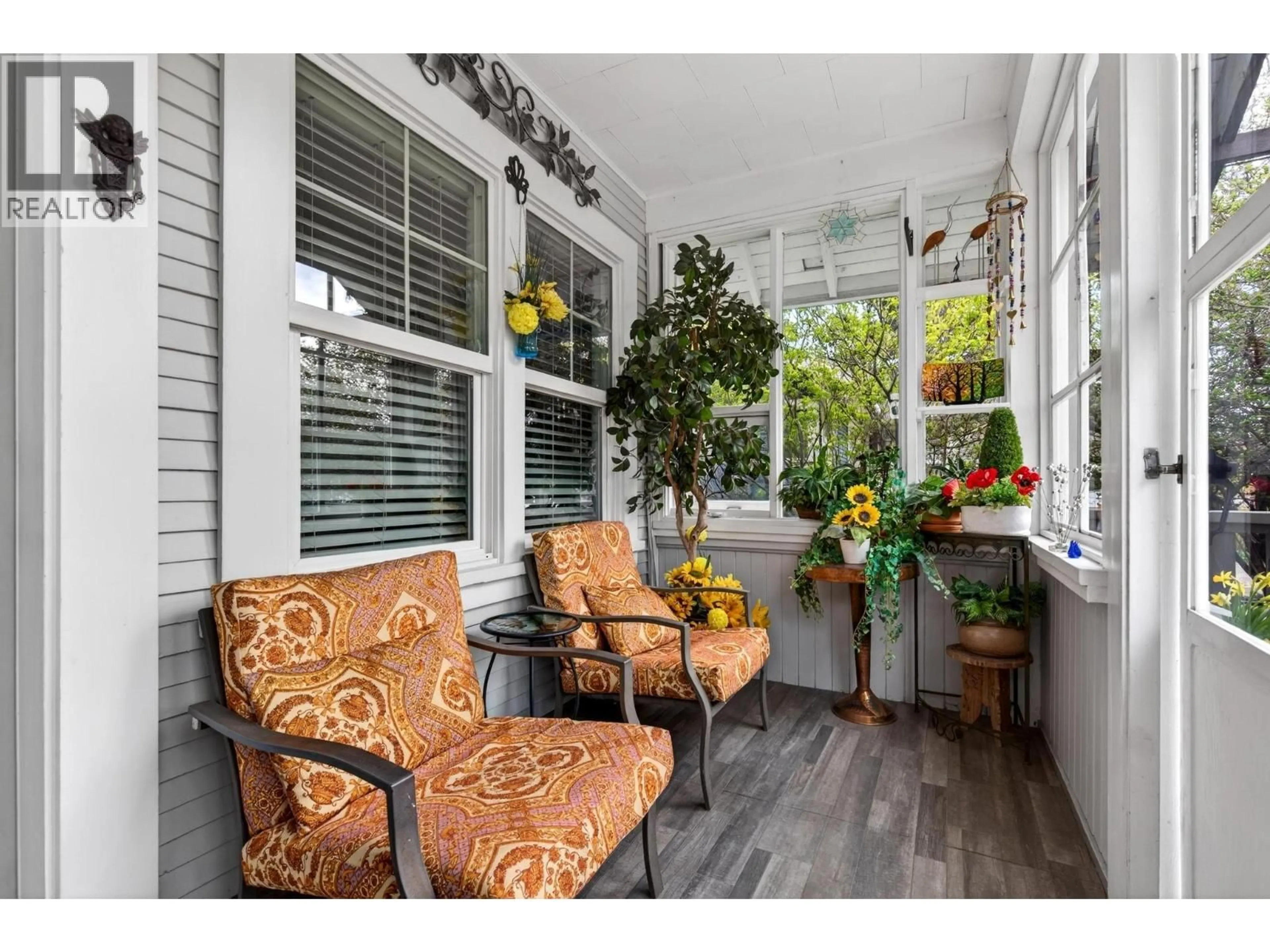 Patio, street for 716 LAWSON AVENUE, Kelowna British Columbia V1Y6S8