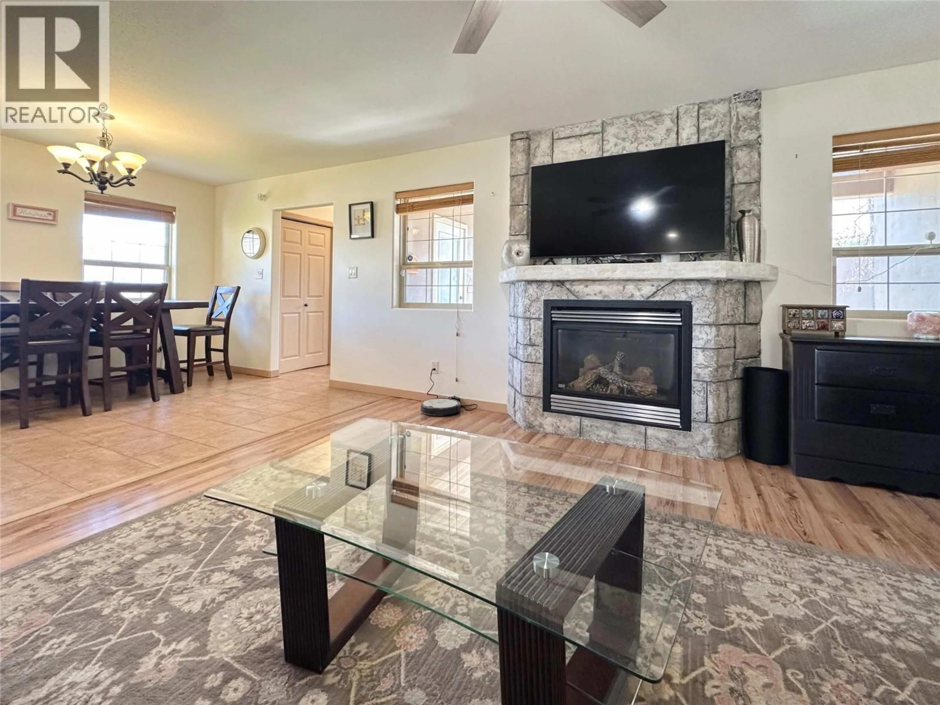 Living room with furniture, unknown for 4005 FAIRWINDS DRIVE, Osoyoos British Columbia V0H1V4