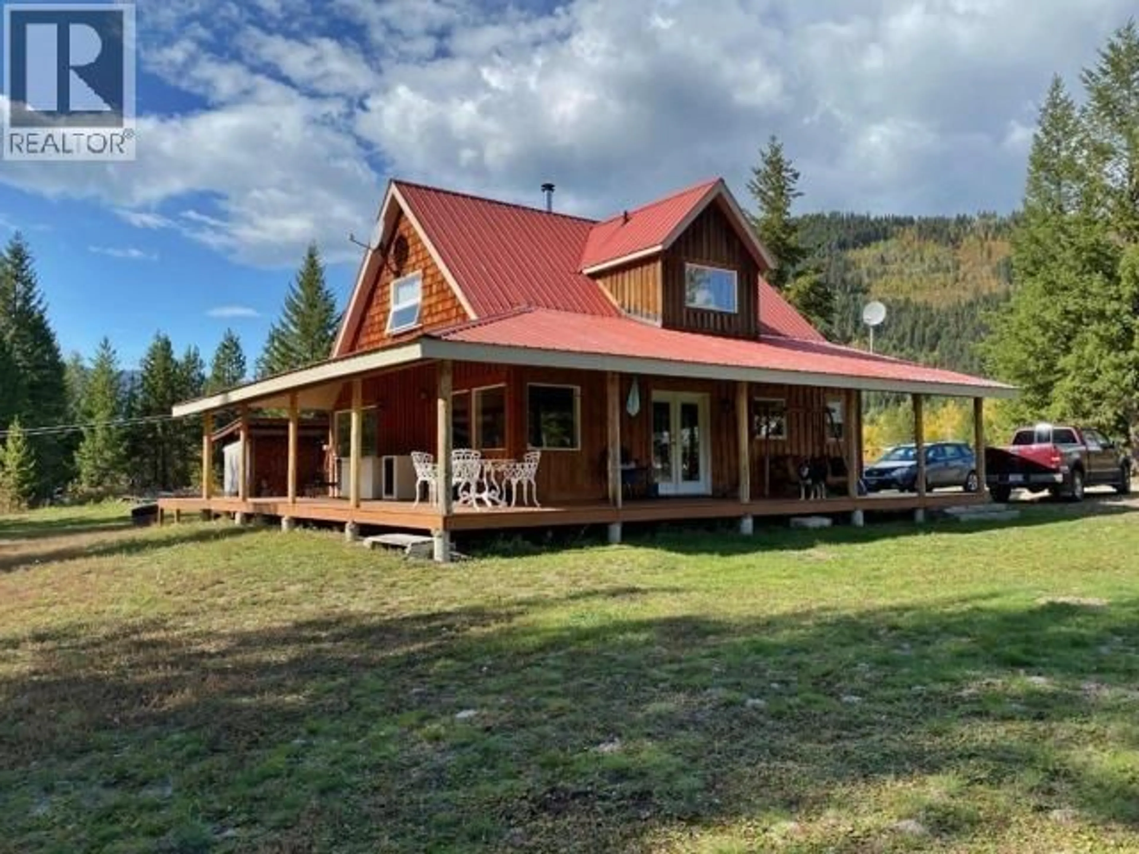 A pic from outside/outdoor area/front of a property/back of a property/a pic from drone, mountain view for 2916 BARRIERE LAKES ROAD, Barriere British Columbia V0E1E0