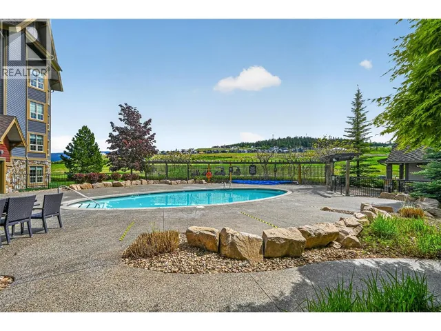 232 - 101 VILLAGE CENTRE COURT, Vernon 5