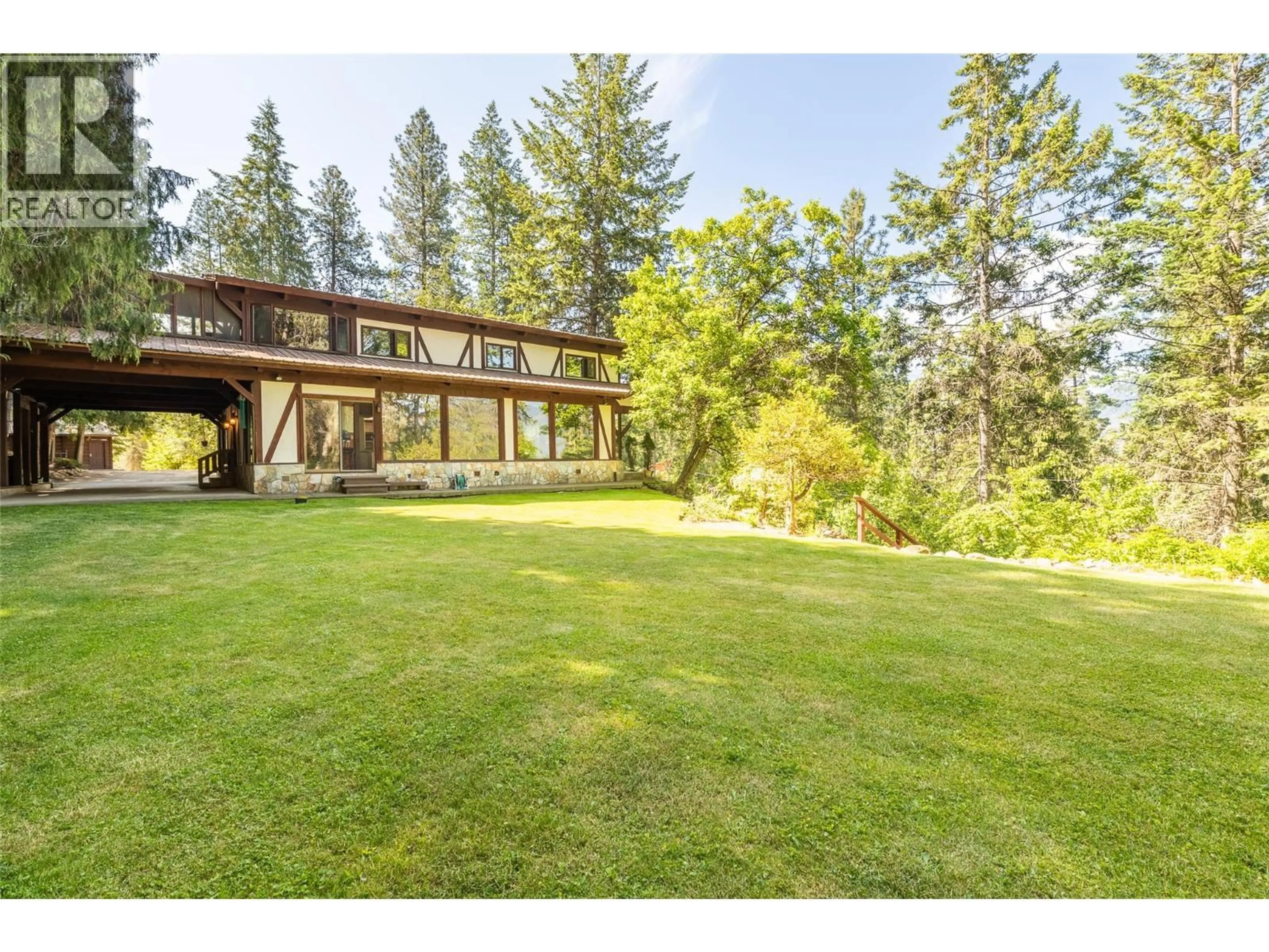 A pic from outside/outdoor area/front of a property/back of a property/a pic from drone, unknown for 10208 TWIN BAYS ROAD, Twin Bays British Columbia V0B1A1