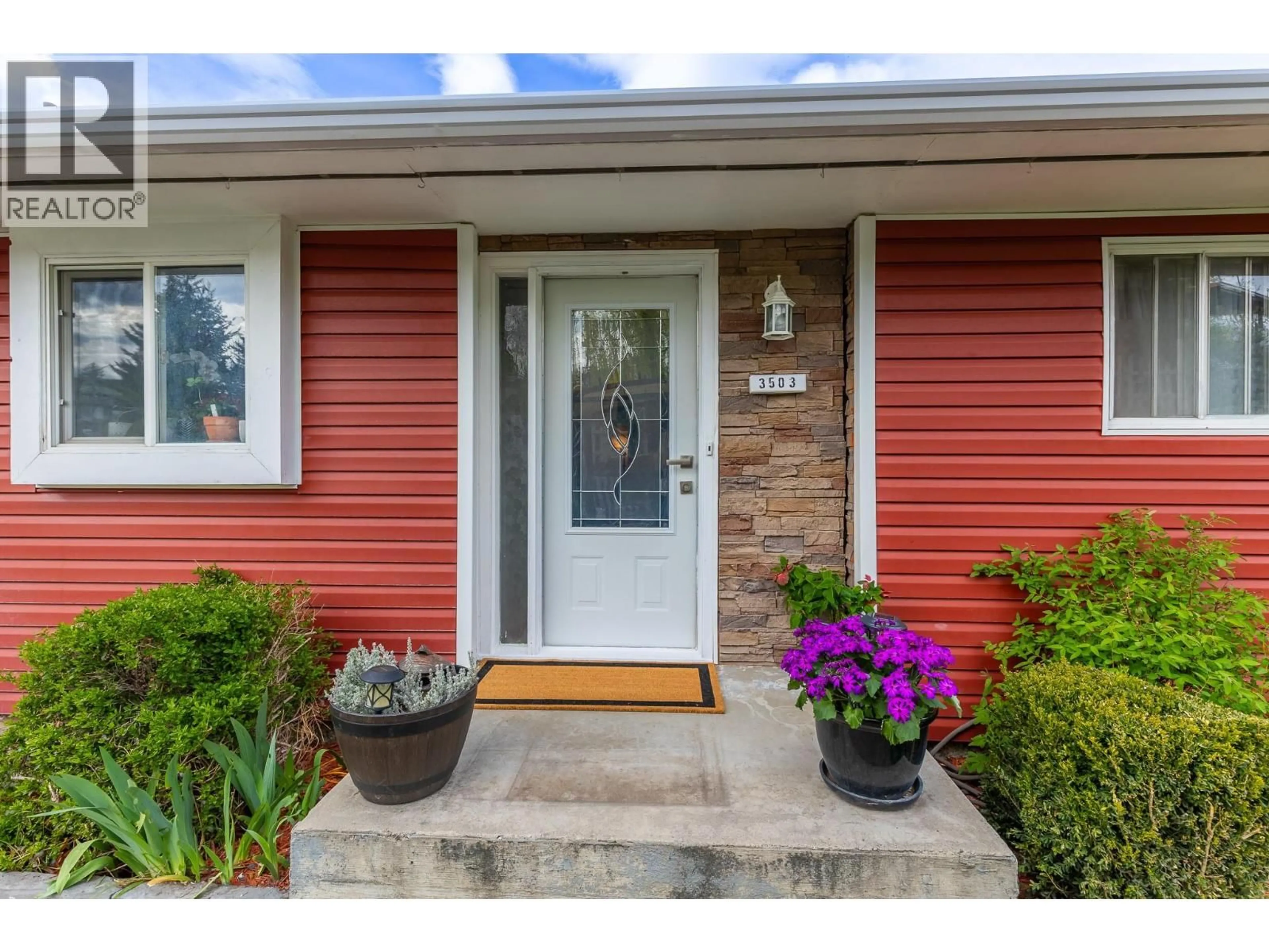 Indoor entryway for 3503 20 AVENUE, Vernon British Columbia V1T1E9