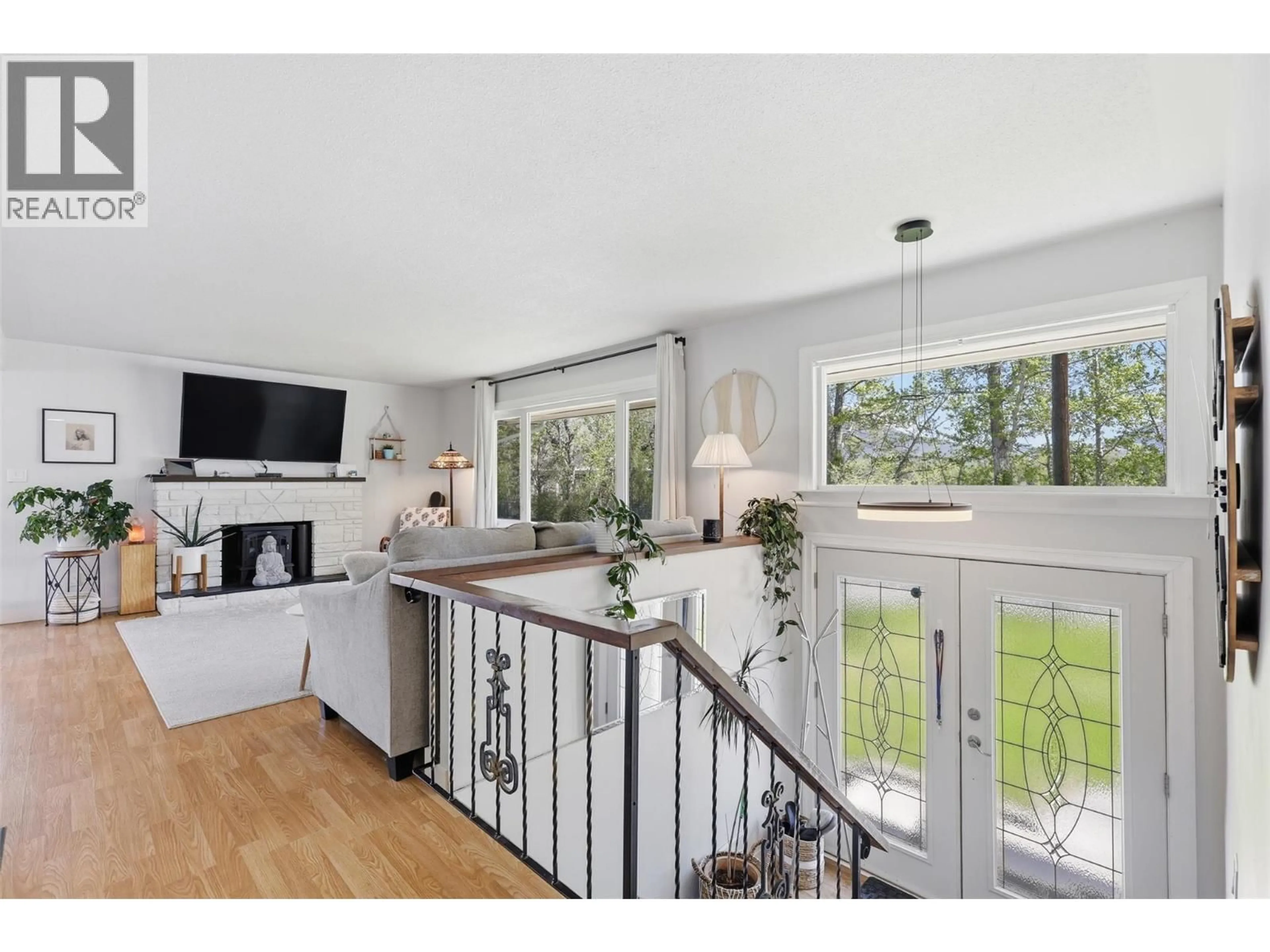 Open concept kitchen, wood/laminate floor for 1363 SCHUBERT DRIVE, Kamloops British Columbia V2B2G9