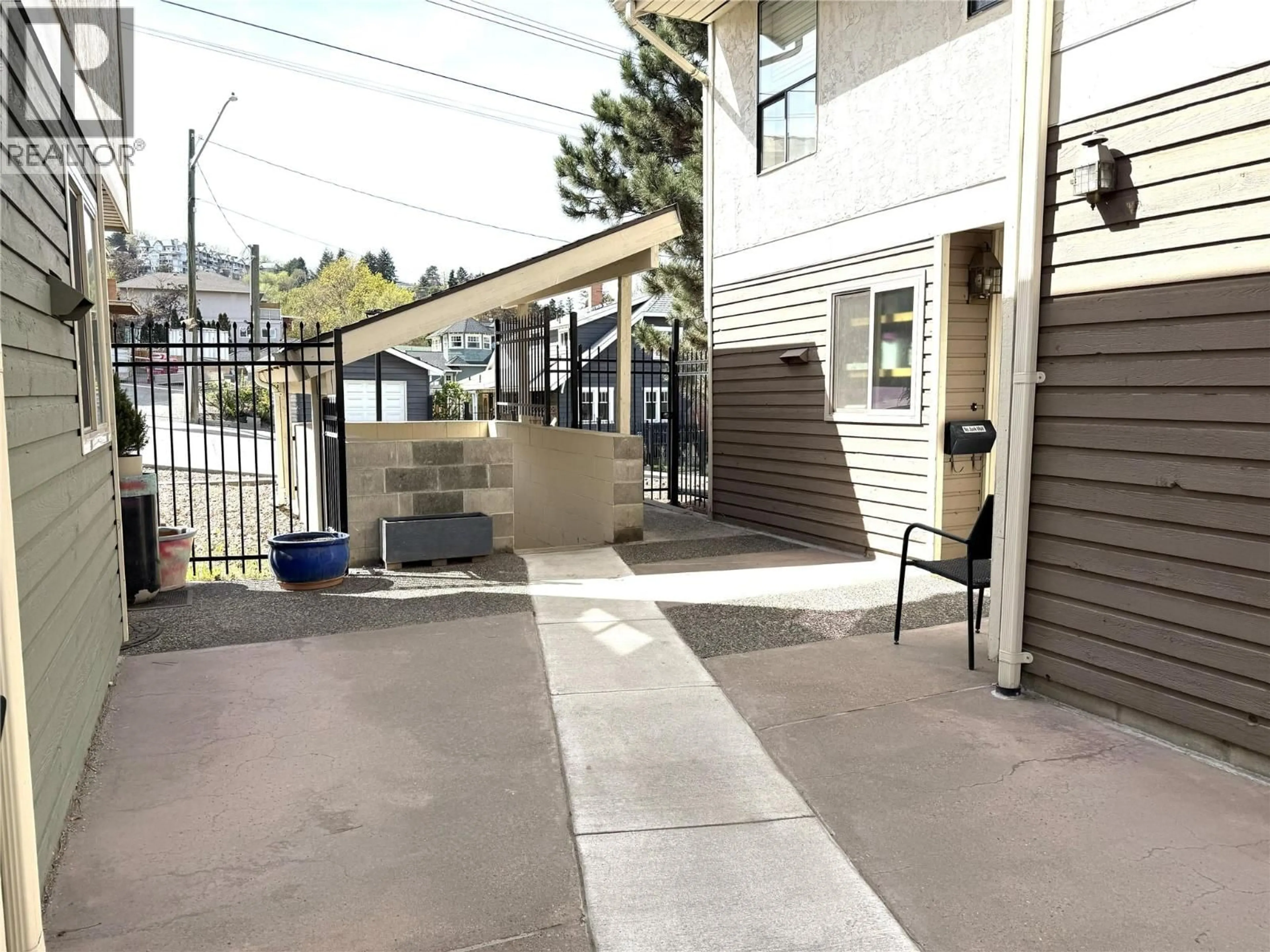 Patio, street for 4 - 145 NICOLA STREET, Kamloops British Columbia V2C2P2