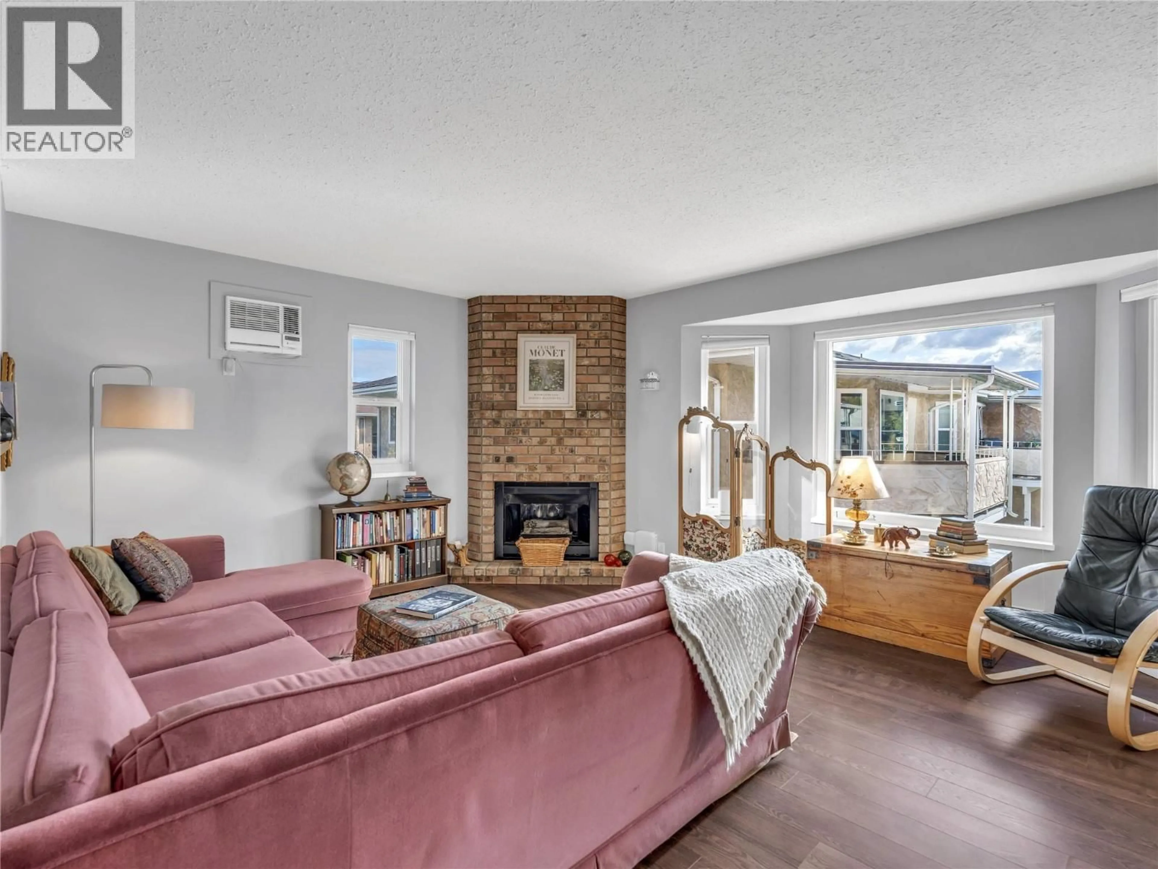 Living room with furniture, unknown for 19 - 13620 VICTORIA ROAD, Summerland British Columbia V0H1Z5