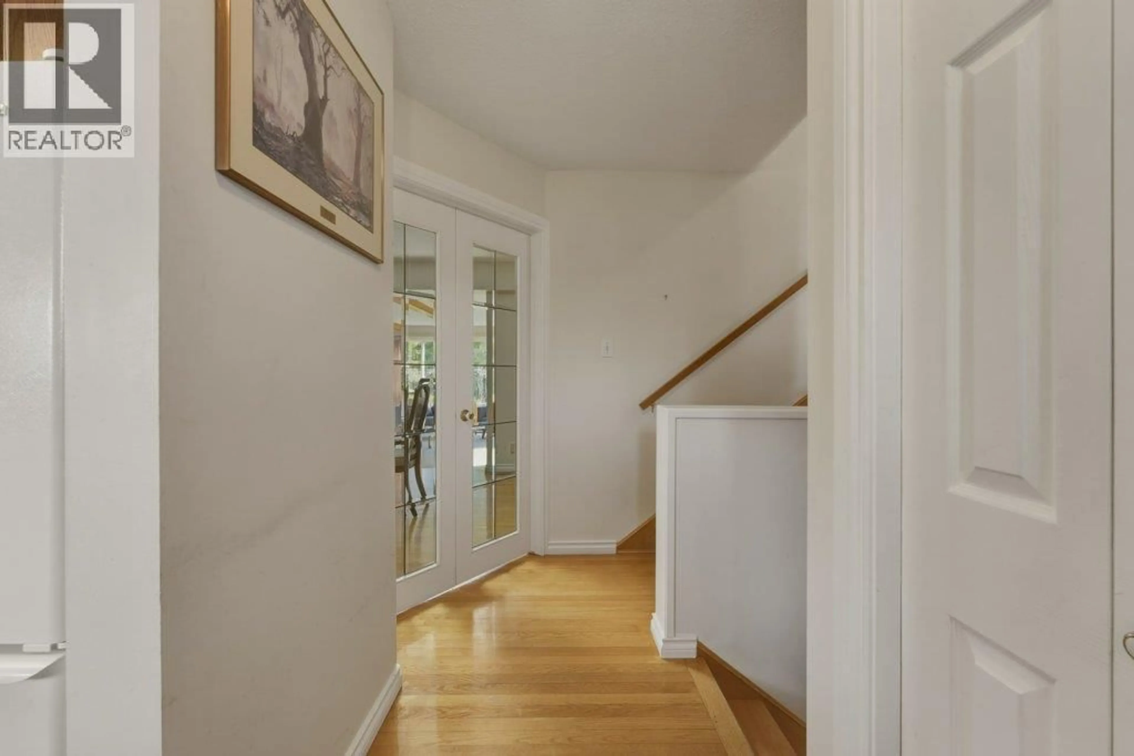 Indoor foyer for 8203 KALAVISTA DRIVE, Coldstream British Columbia V1B1K4