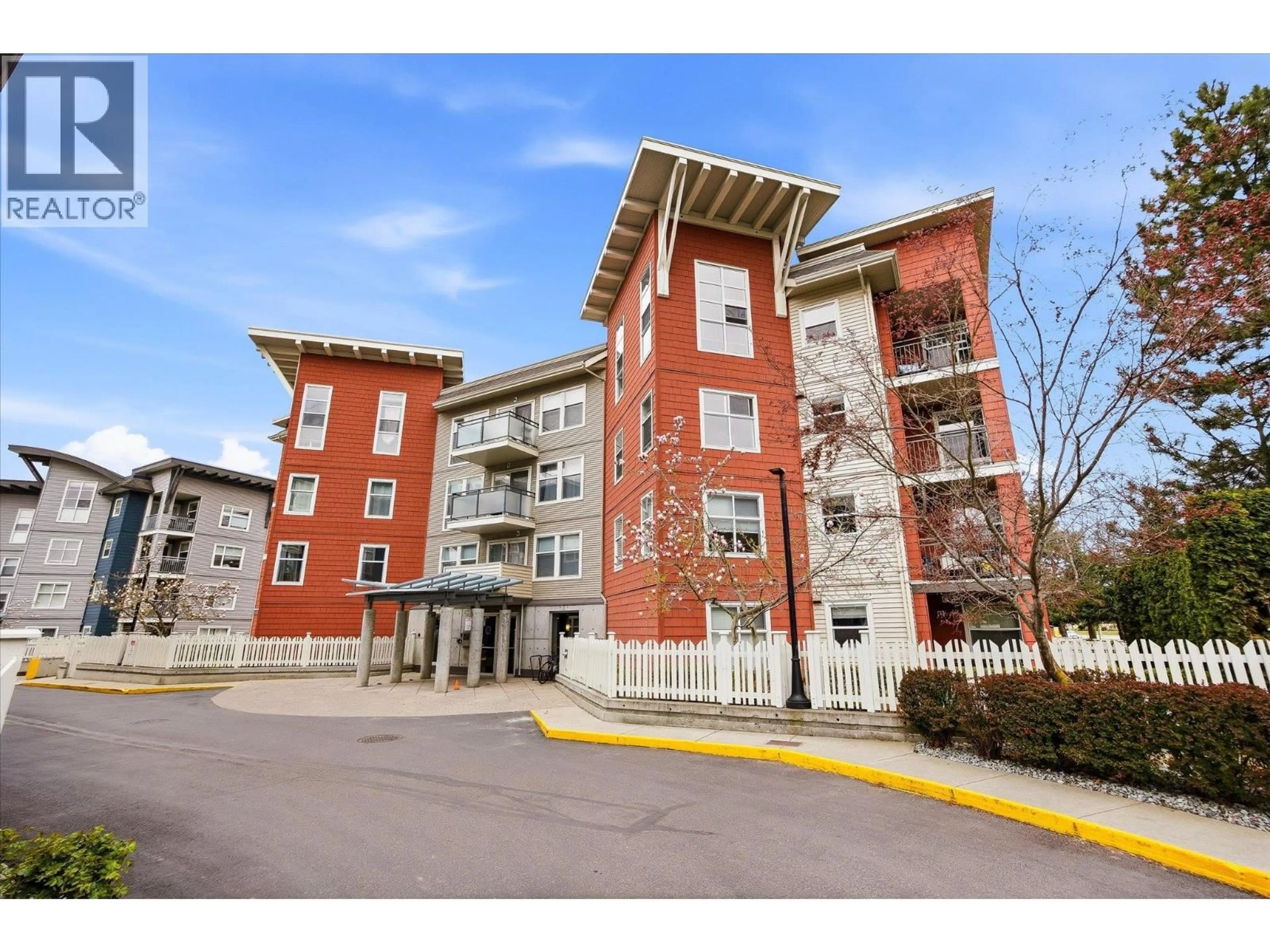 Unknown for 211 - 555 YATES ROAD, Kelowna British Columbia V1V2V2