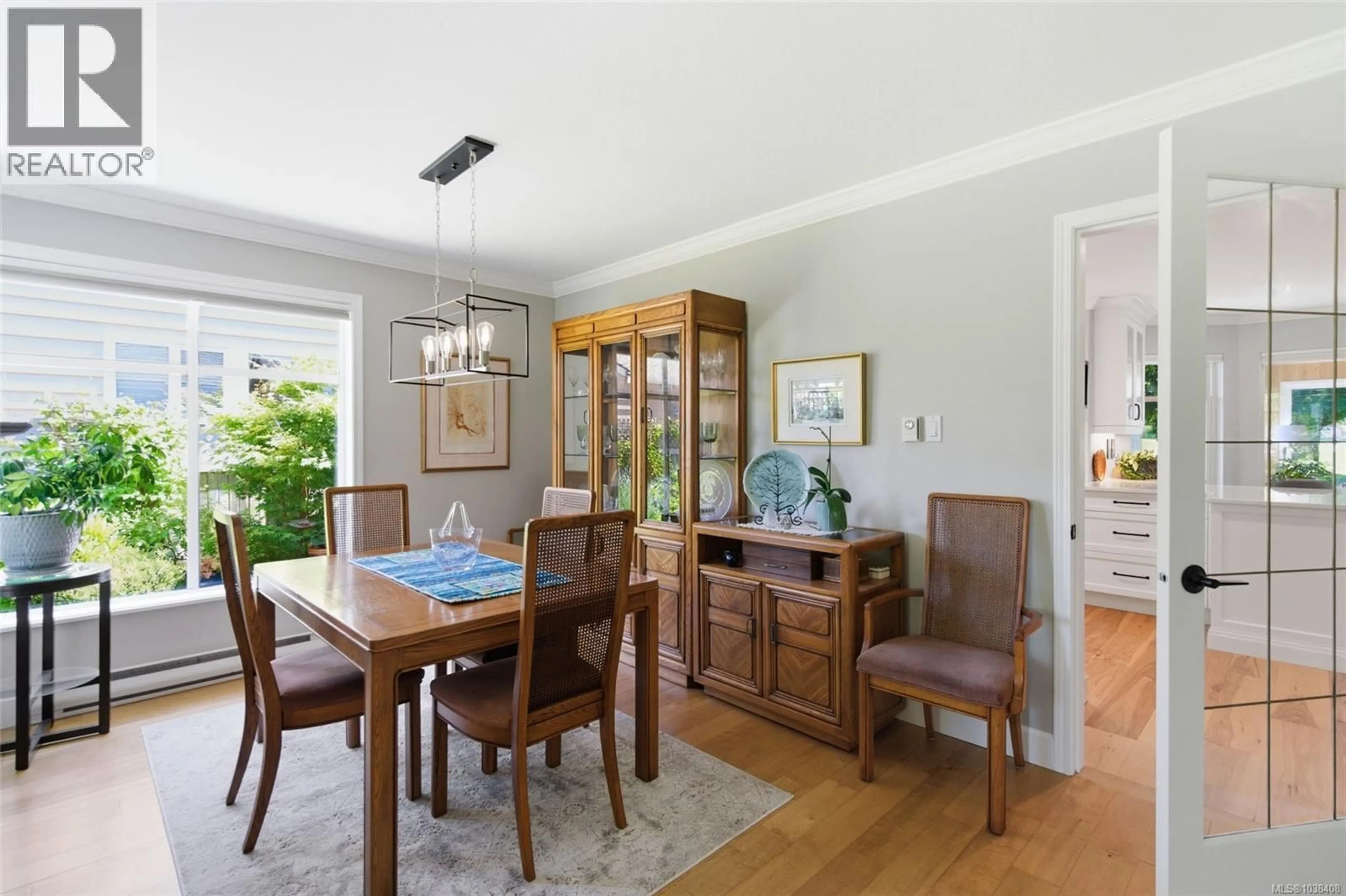 Dining room, wood/laminate floor for 1000 EAGLECREST DRIVE, Qualicum Beach British Columbia V9K1E9