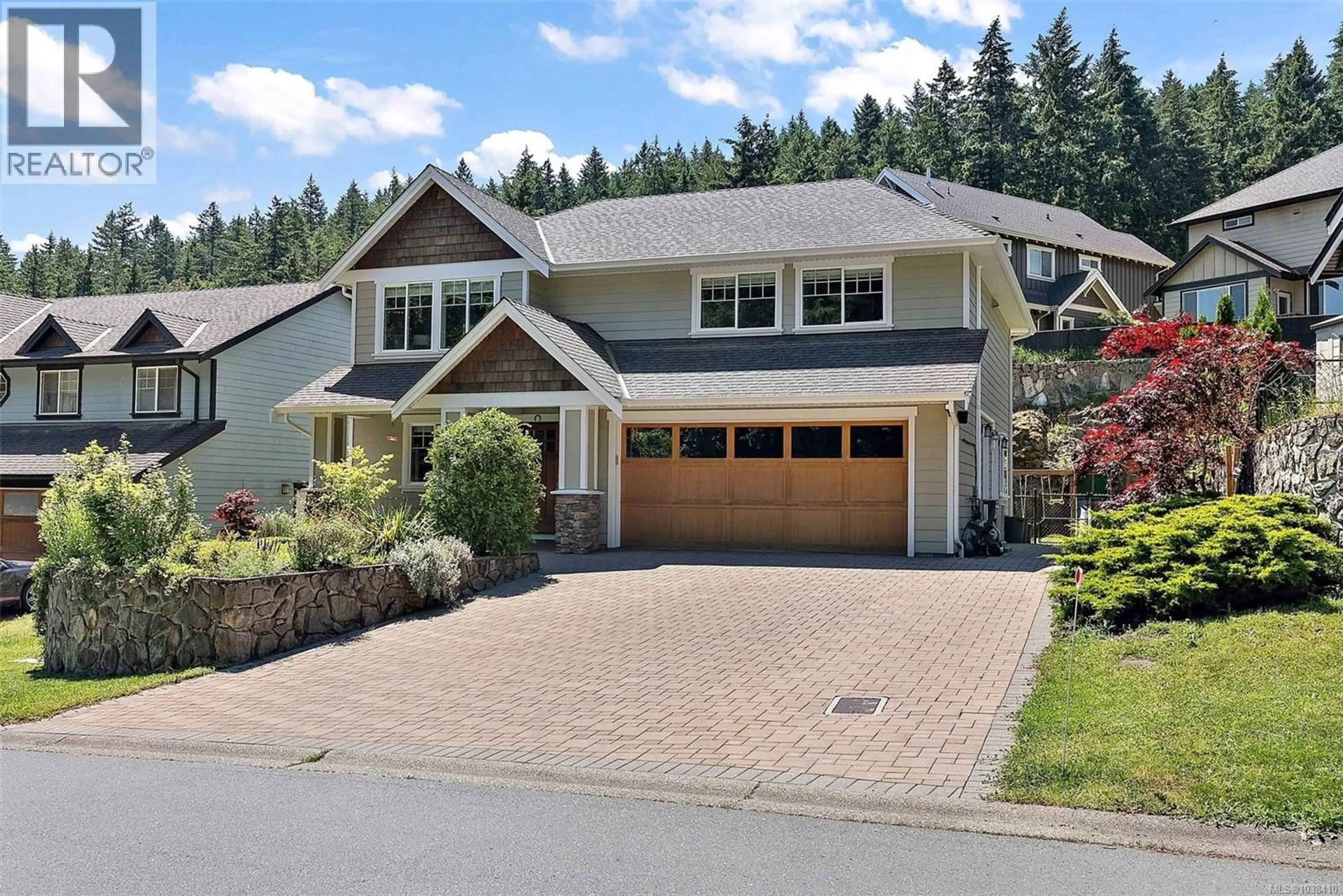 Home with vinyl exterior material, street for 1998 HAWKINS PLACE, Highlands British Columbia V9B0E3