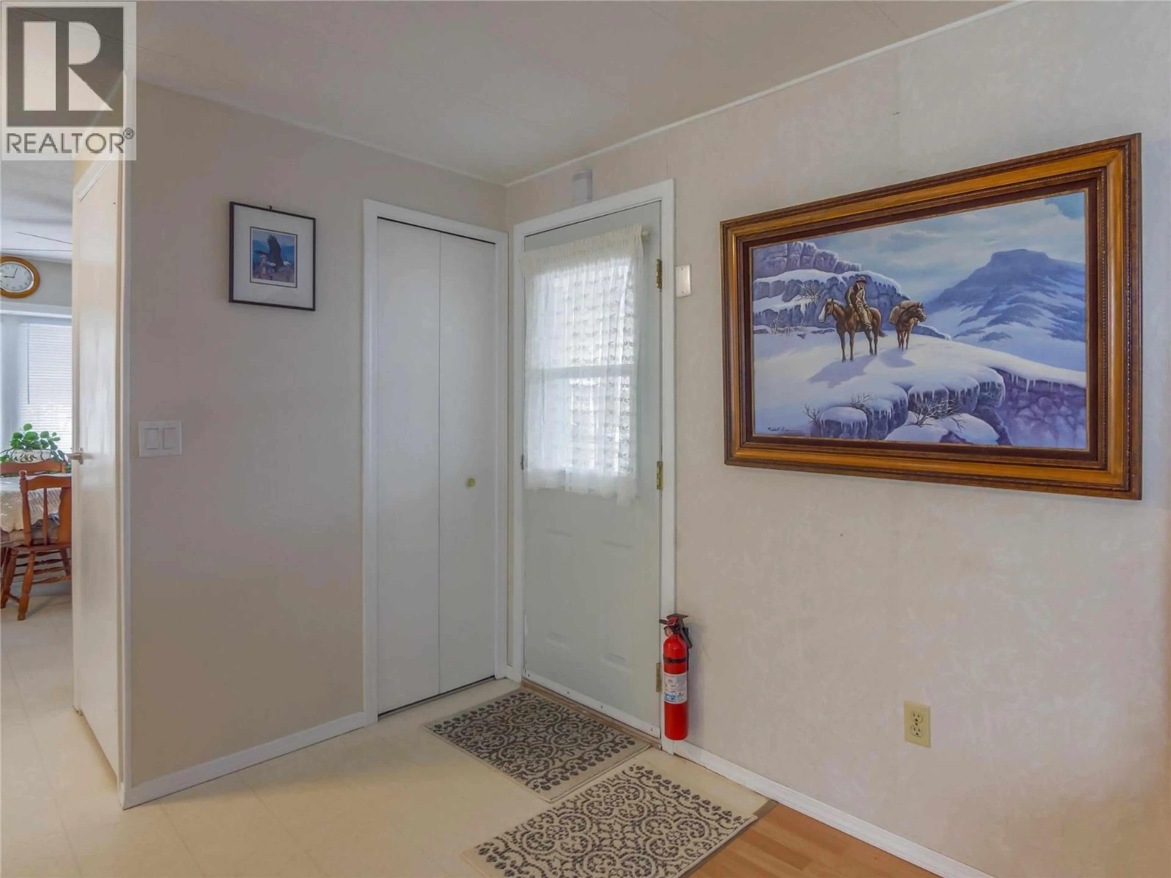 Indoor entryway for 36 - 197 DAUPHIN AVENUE, Penticton British Columbia V2A3S3