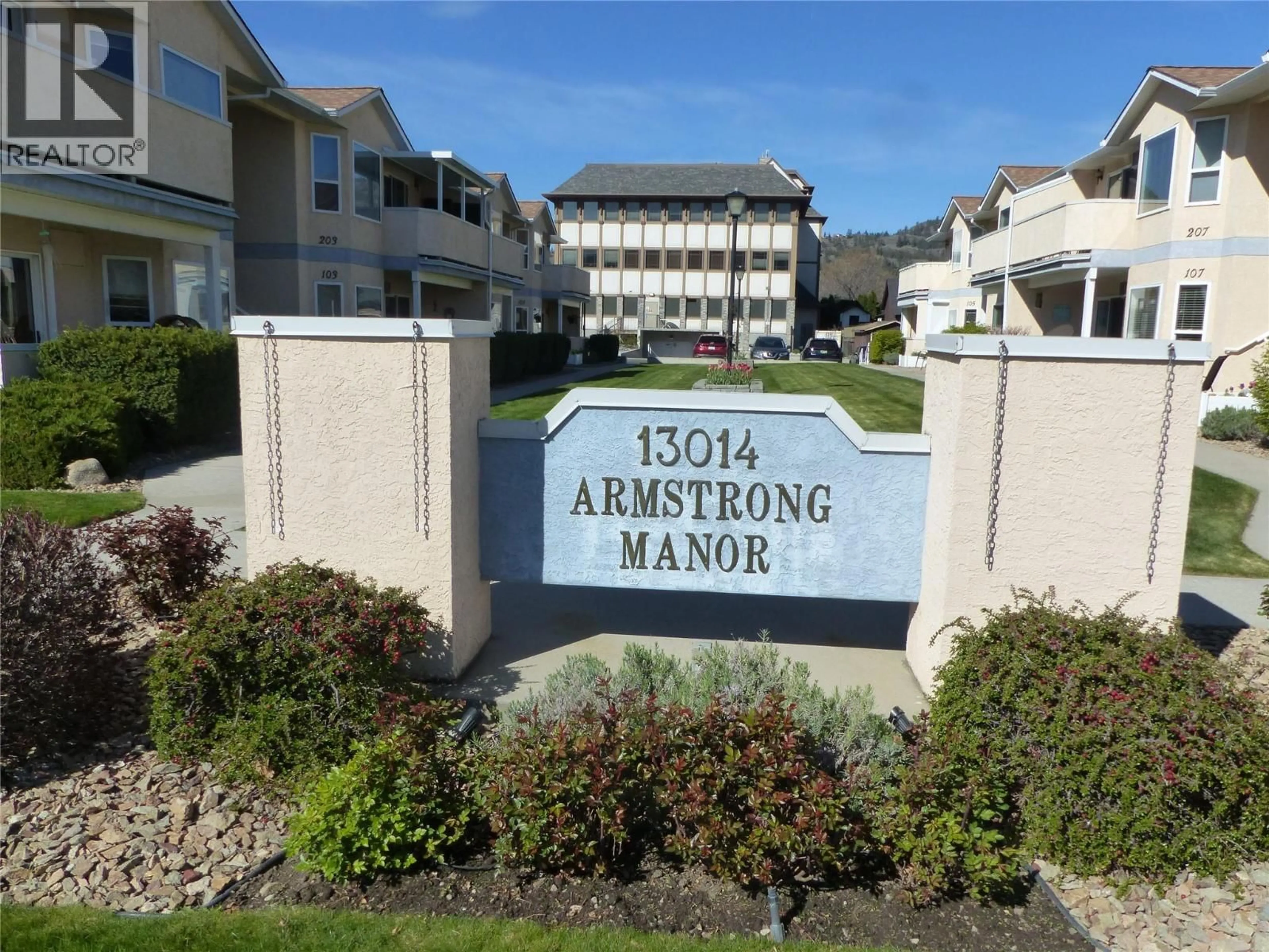 Indoor foyer for 108-13014 ARMSTRONG AVENUE, Summerland British Columbia V0H1Z5