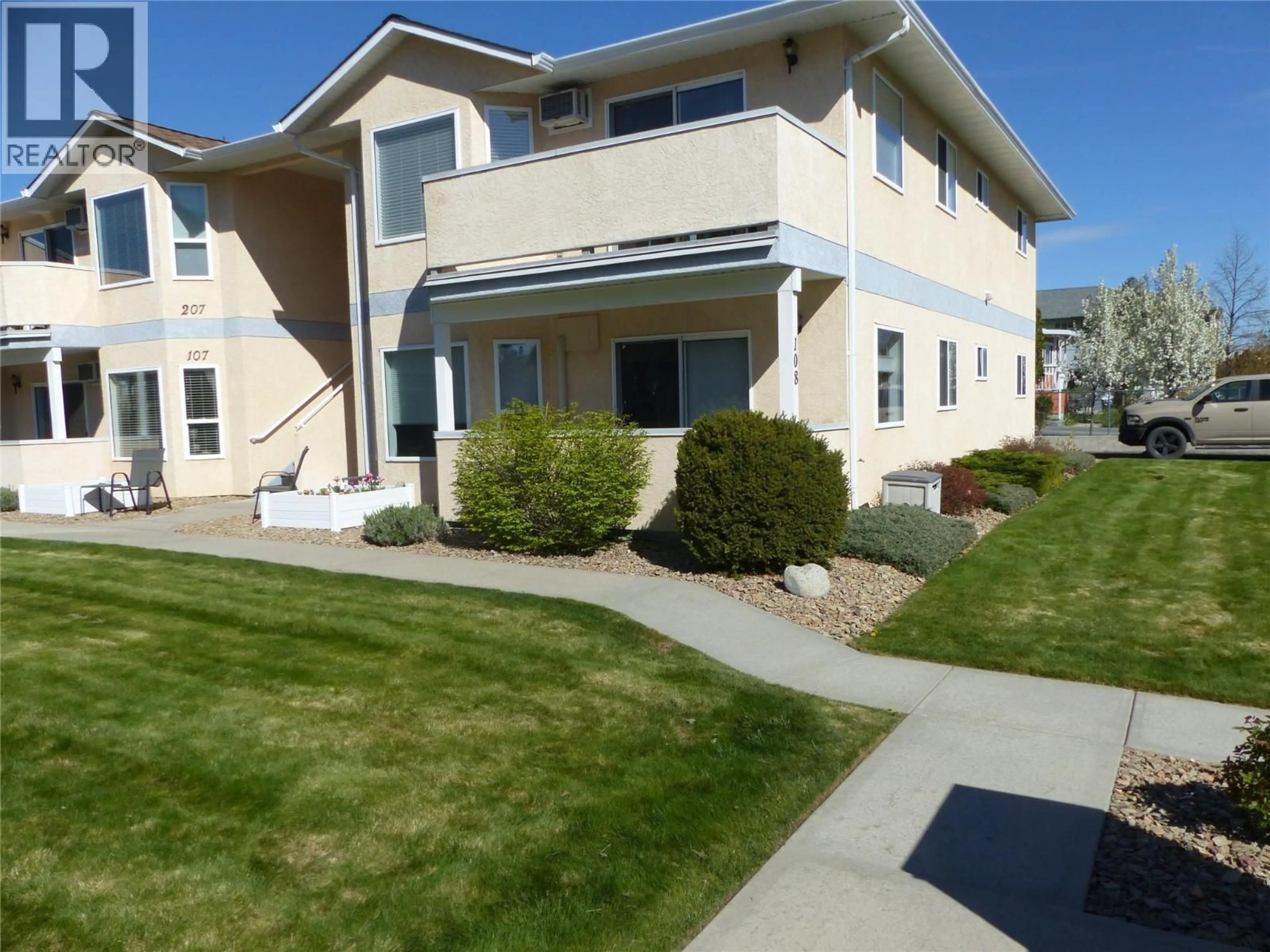 Home with vinyl exterior material, unknown for 108-13014 ARMSTRONG AVENUE, Summerland British Columbia V0H1Z5