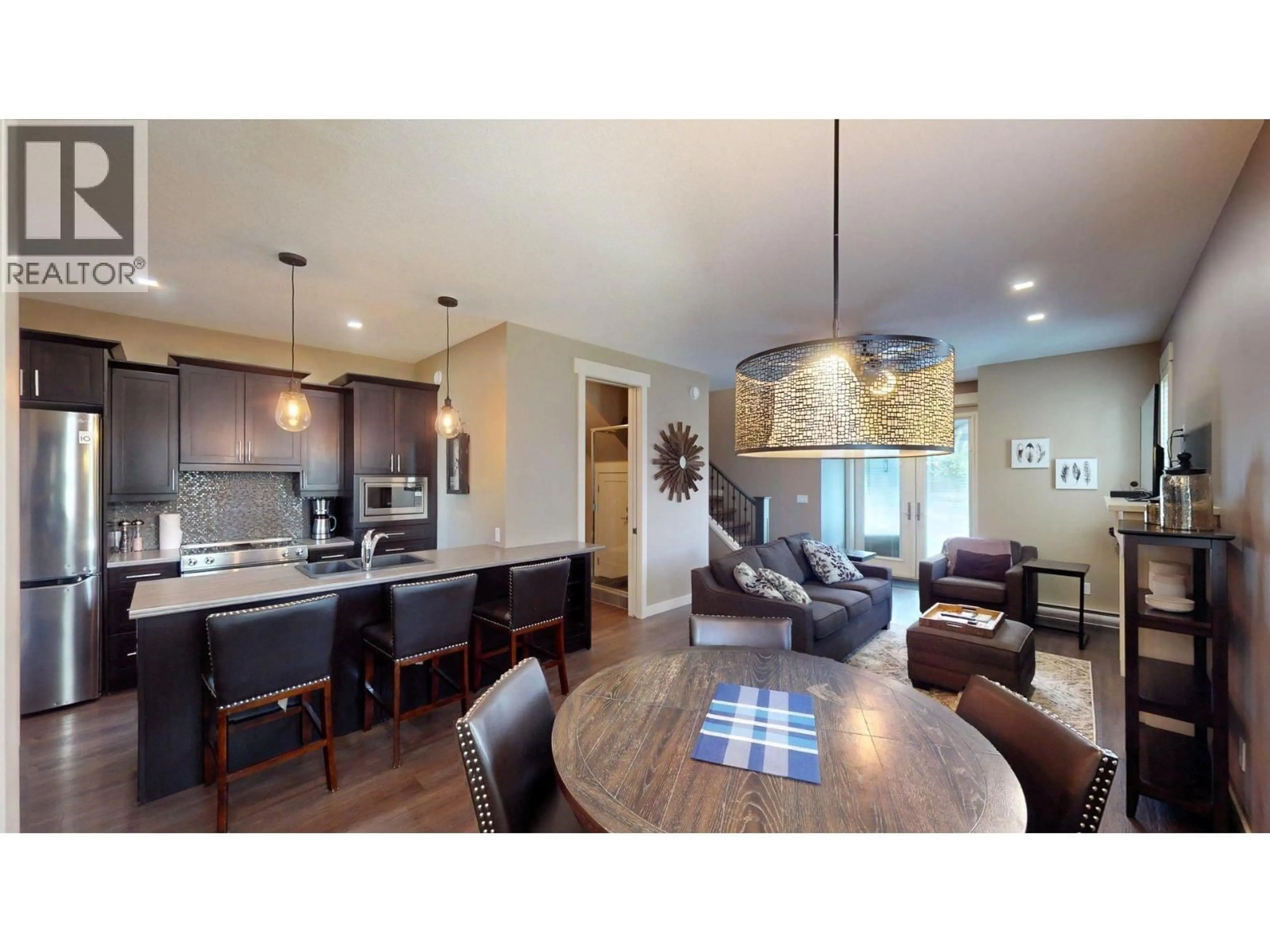 Open concept kitchen, unknown for 915 E - 900 BIGHORN BOULEVARD, Radium Hot Springs British Columbia V0A1M0