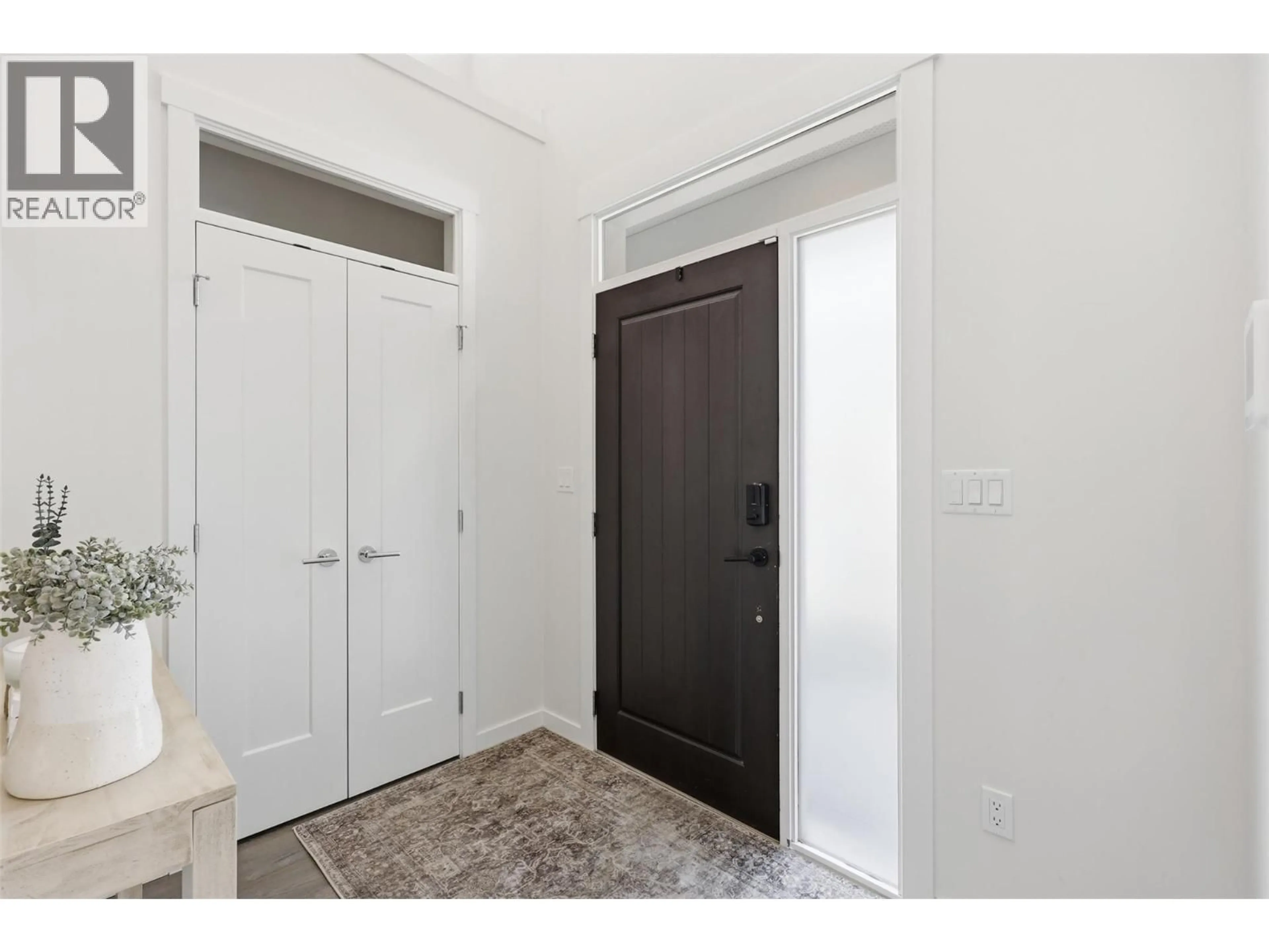 Indoor entryway for 833 WOODRUSH DRIVE, Kamloops British Columbia V2B0E3