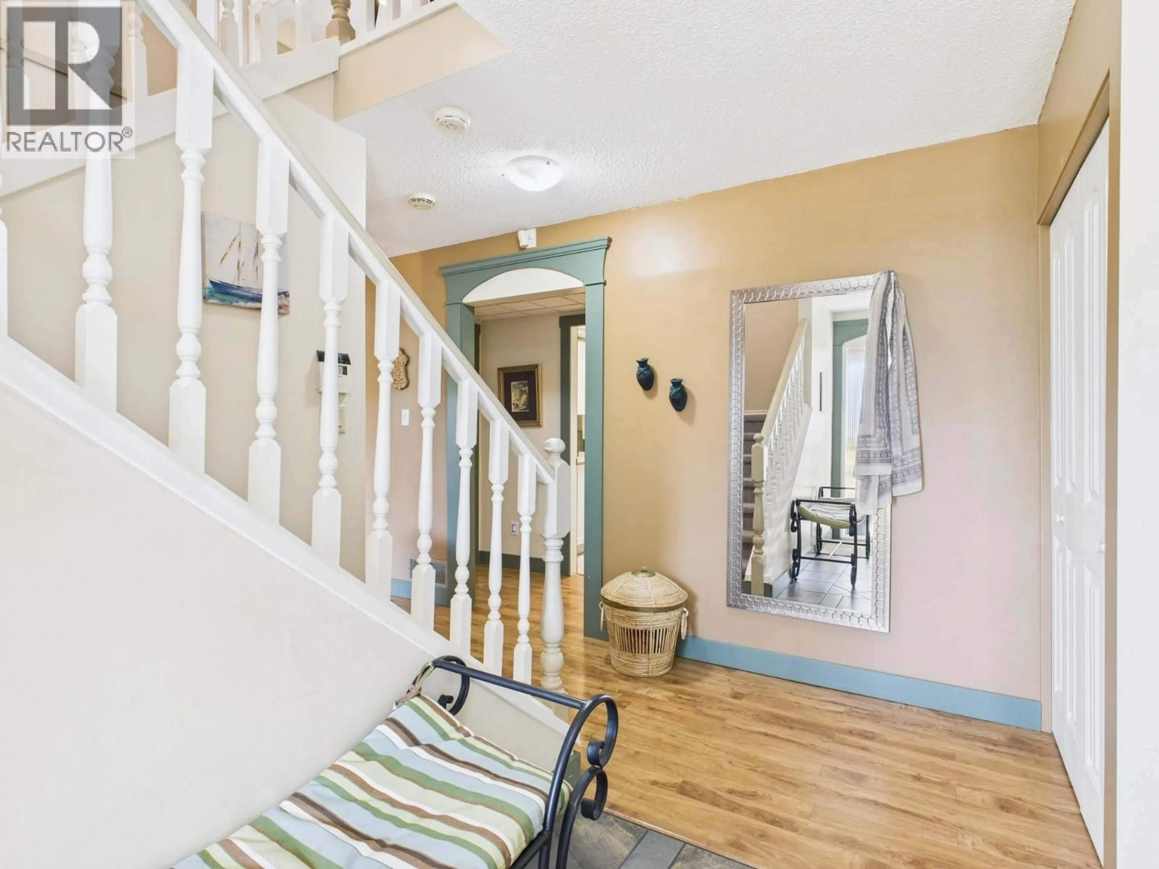 Indoor entryway for 28 FINCH CRESCENT, Osoyoos British Columbia V0H1V1