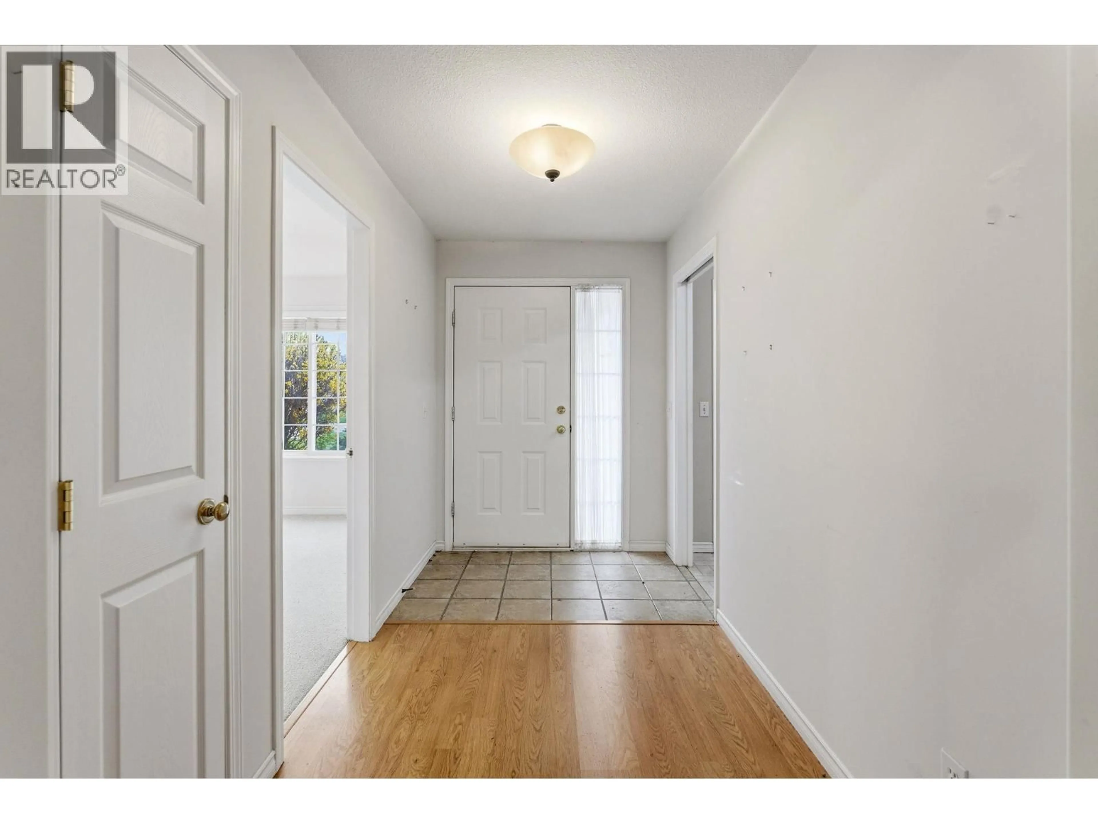 Indoor entryway for 138 - 3360 OLD OKANAGAN HIGHWAY, West Kelowna British Columbia V4T1X9