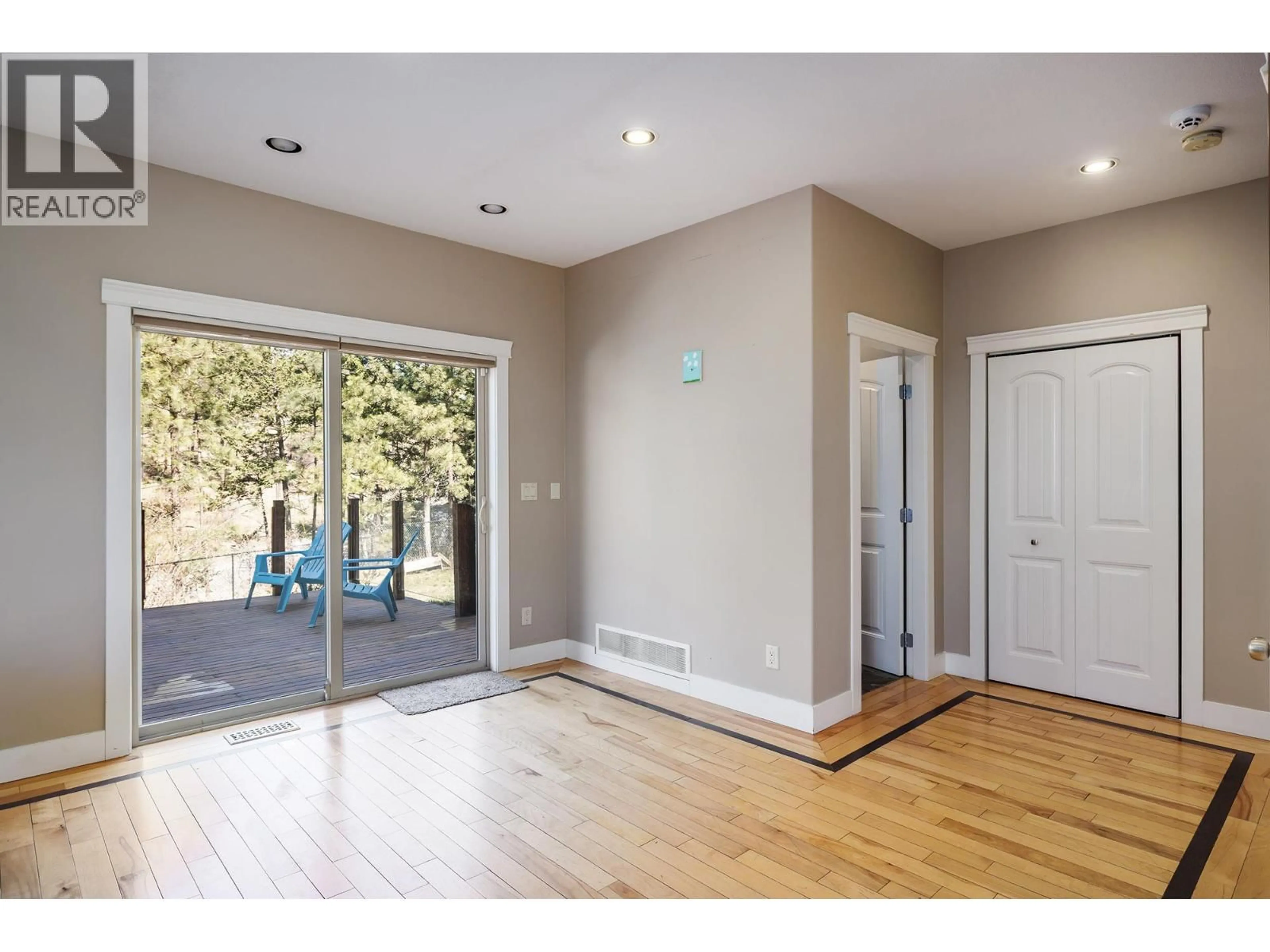 Indoor entryway for 2054 SUNVIEW DRIVE, West Kelowna British Columbia V1Z3X6