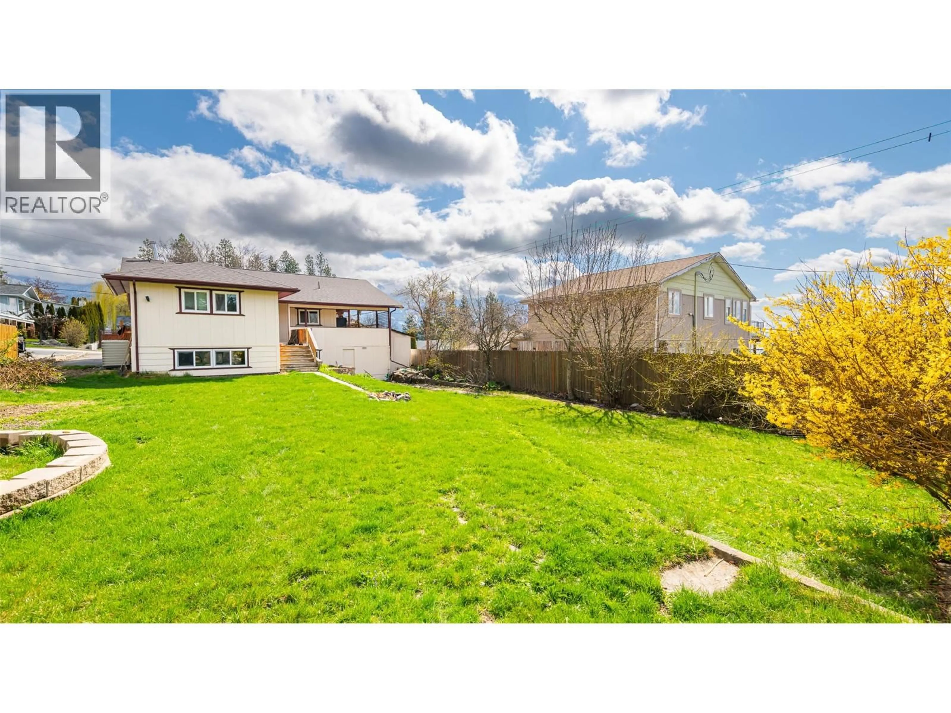 A pic from outside/outdoor area/front of a property/back of a property/a pic from drone, unknown for 115 24TH AVENUE NORTH, Creston British Columbia V0B1G5