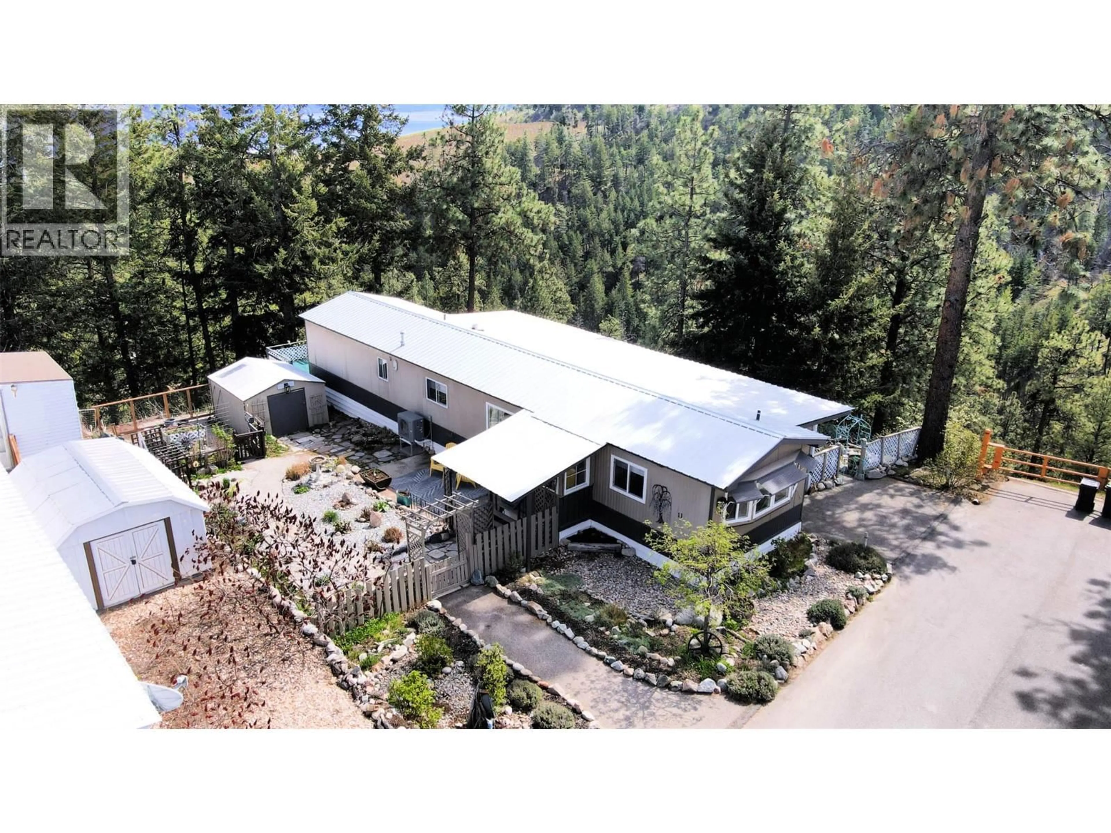 A pic from outside/outdoor area/front of a property/back of a property/a pic from drone, unknown for 11 - 5371 PRINCETON AVENUE, Peachland British Columbia V0H1X8