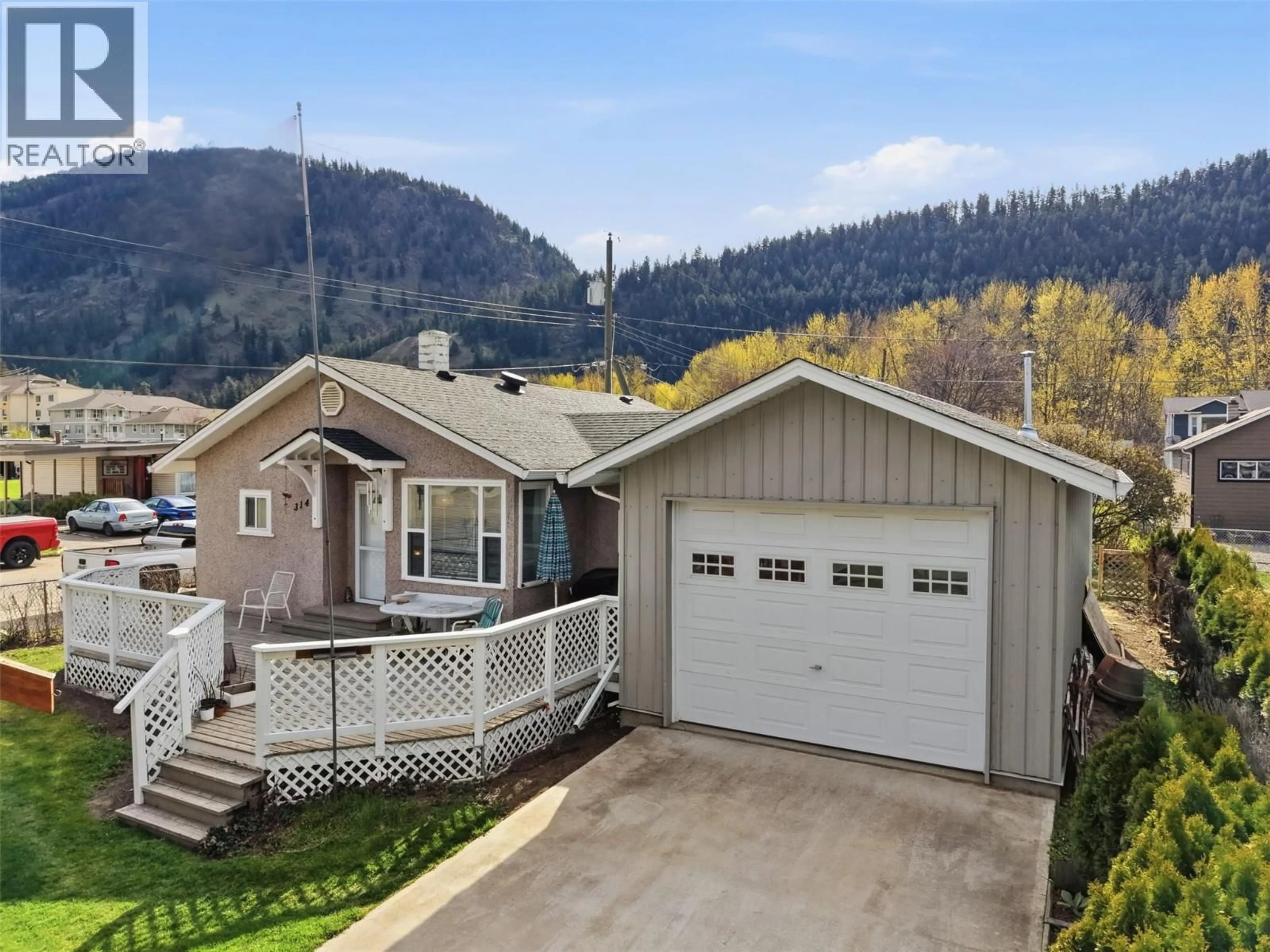 Home with vinyl exterior material, unknown for 314 WILSON STREET, Chase British Columbia V0E1M0