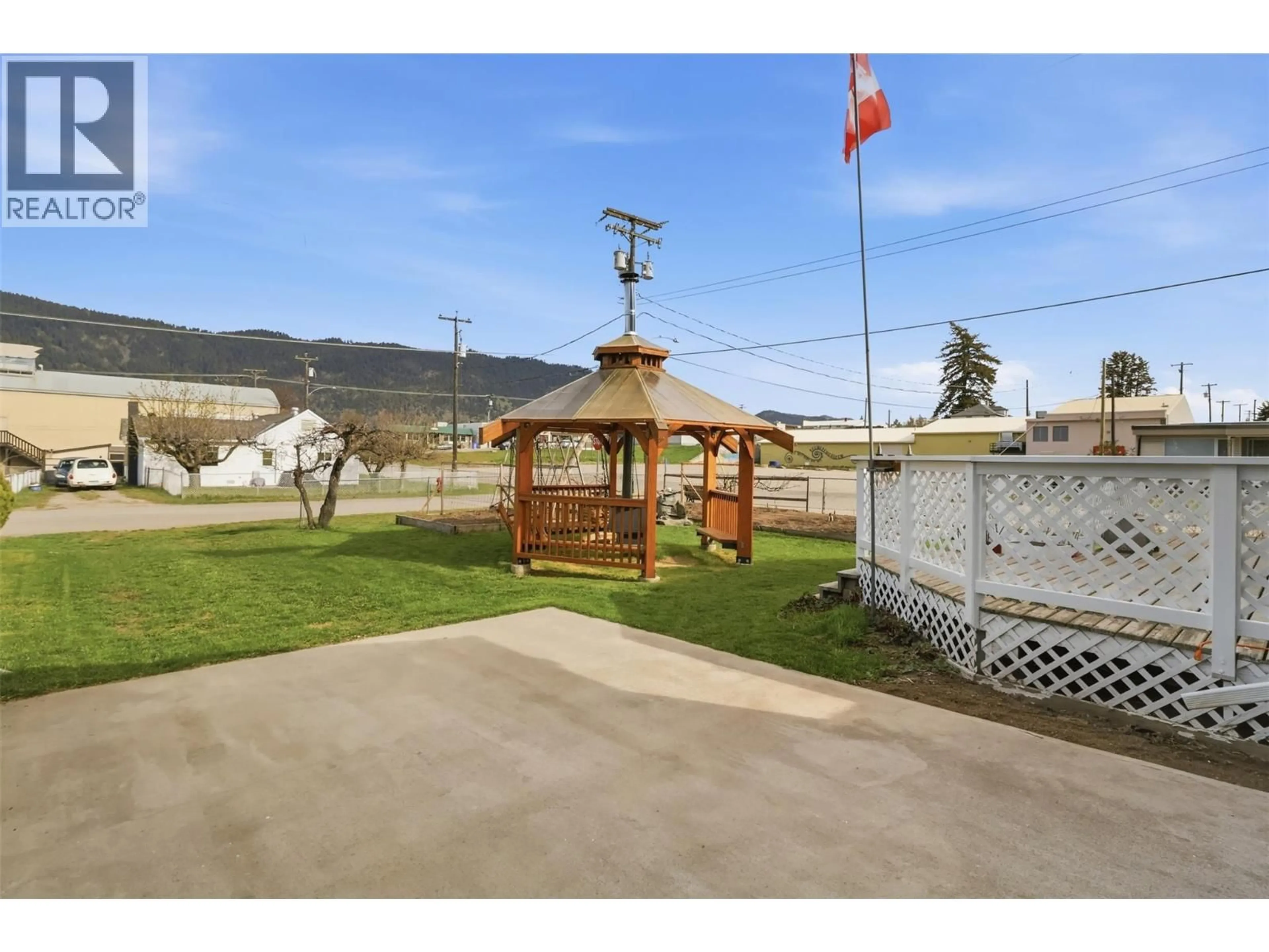 Patio, mountain view for 314 WILSON STREET, Chase British Columbia V0E1M0