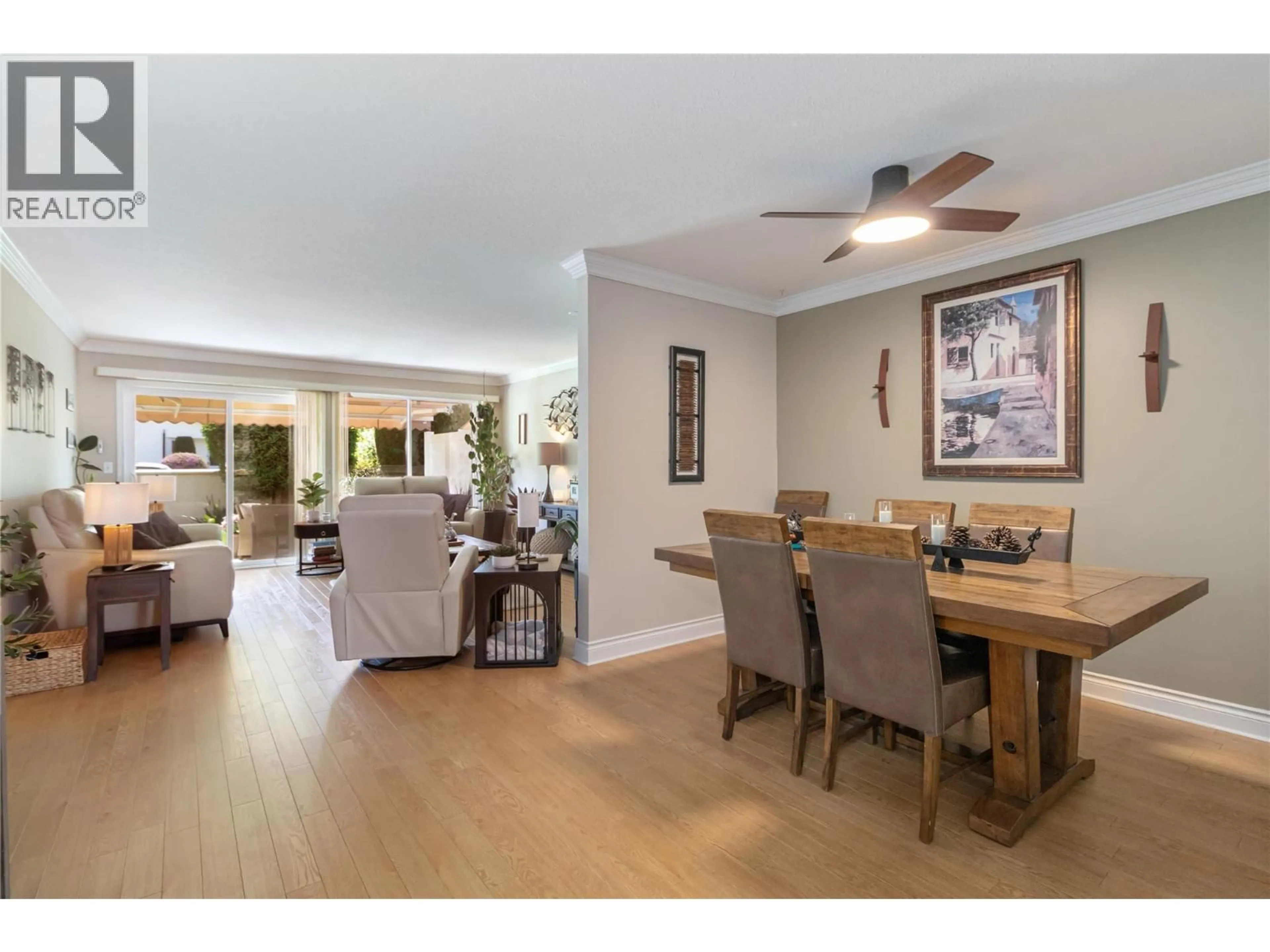 Dining room, wood/laminate floor for 3 - 1886 PARKVIEW CRESCENT, Kelowna British Columbia V1X7G6