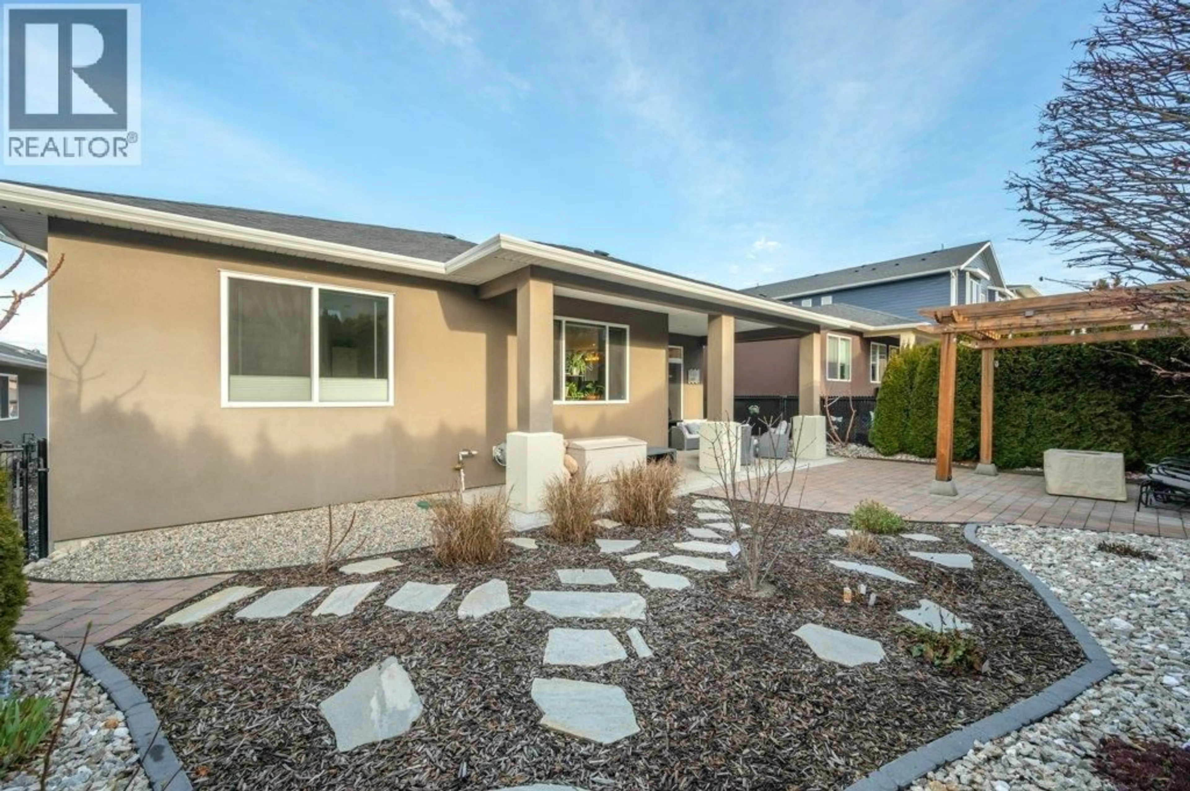 Home with vinyl exterior material, street for 367 CHARDONNAY AVENUE, Oliver British Columbia V0H1T4