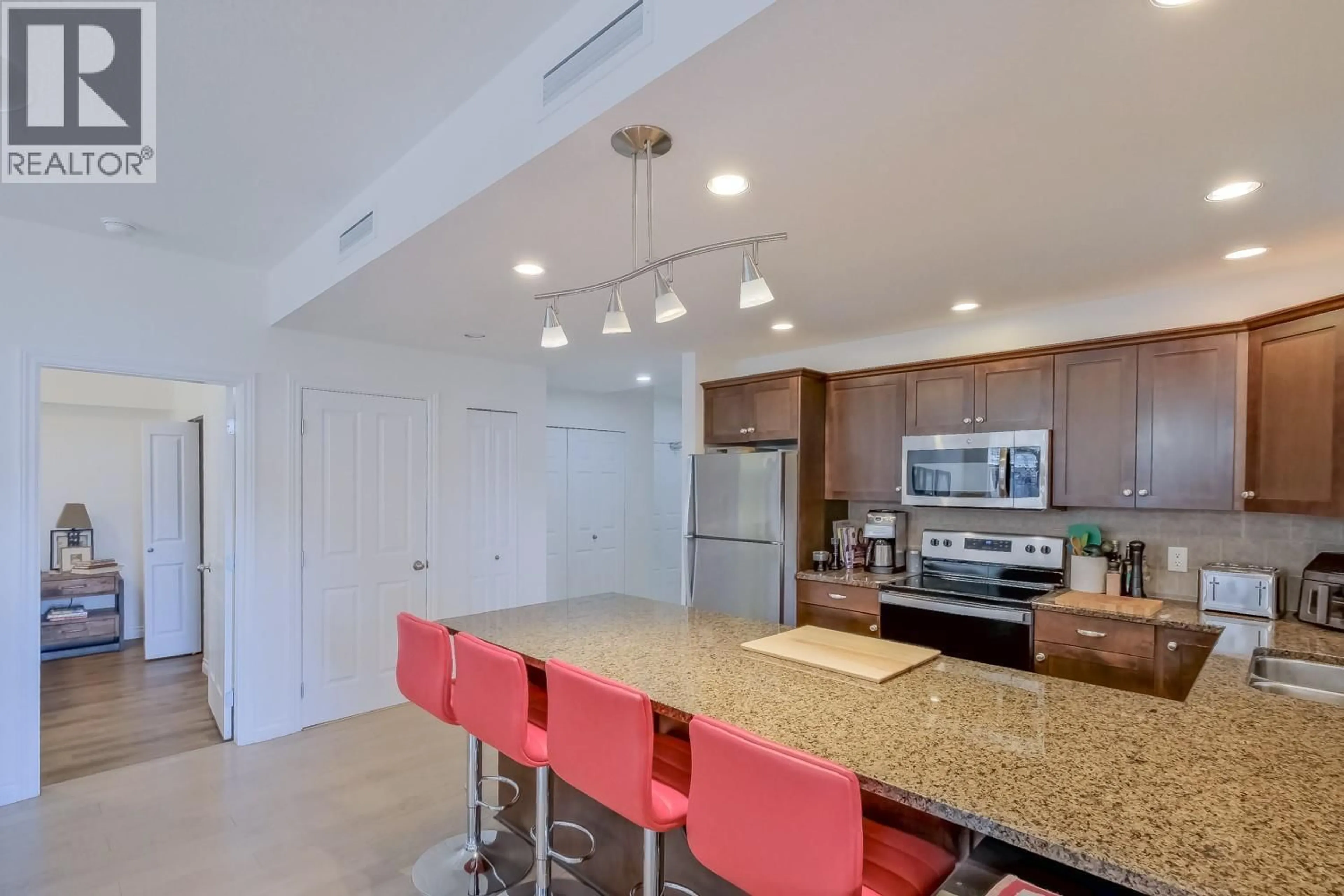 Open concept kitchen, ceramic/tile floor for 1113 - 3833 BROWN ROAD, West Kelowna British Columbia V4T2J3