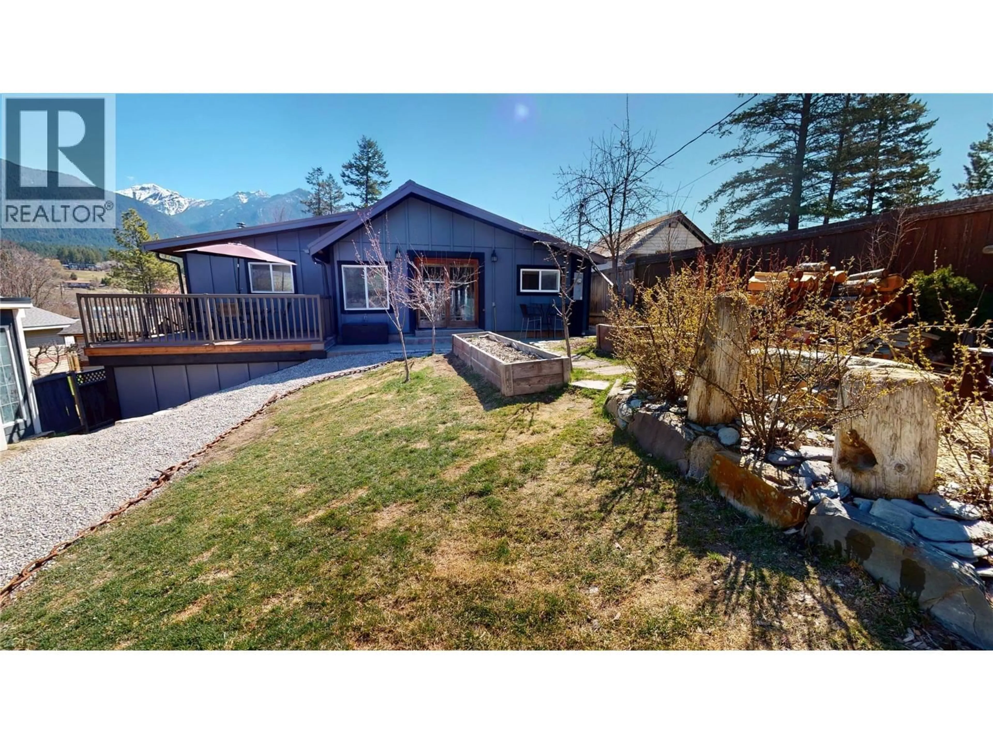 A pic from outside/outdoor area/front of a property/back of a property/a pic from drone, mountain view for 5728 VERMILLION STREET, Edgewater British Columbia V0A1E0