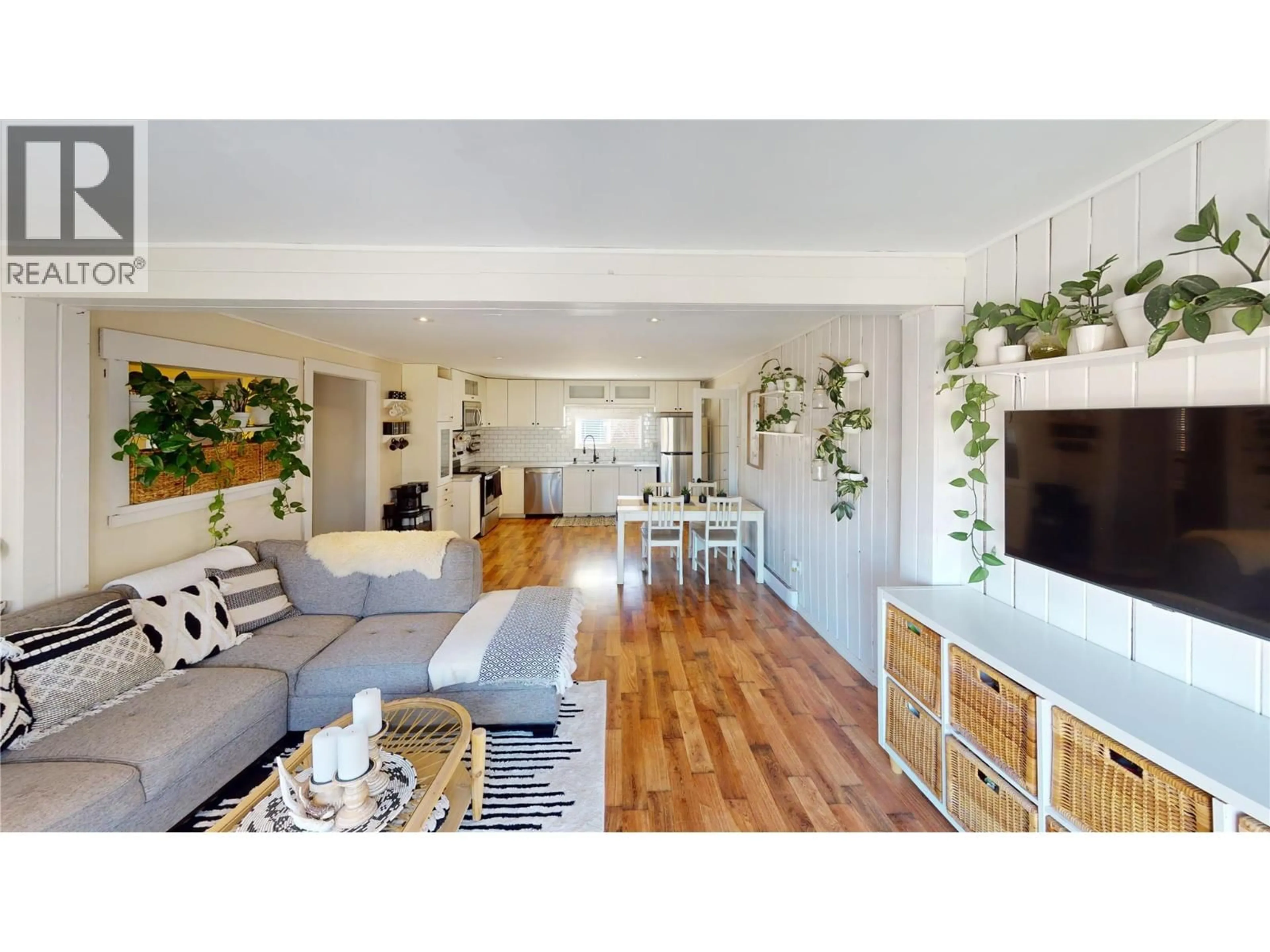 Living room with furniture, unknown for 5728 VERMILLION STREET, Edgewater British Columbia V0A1E0