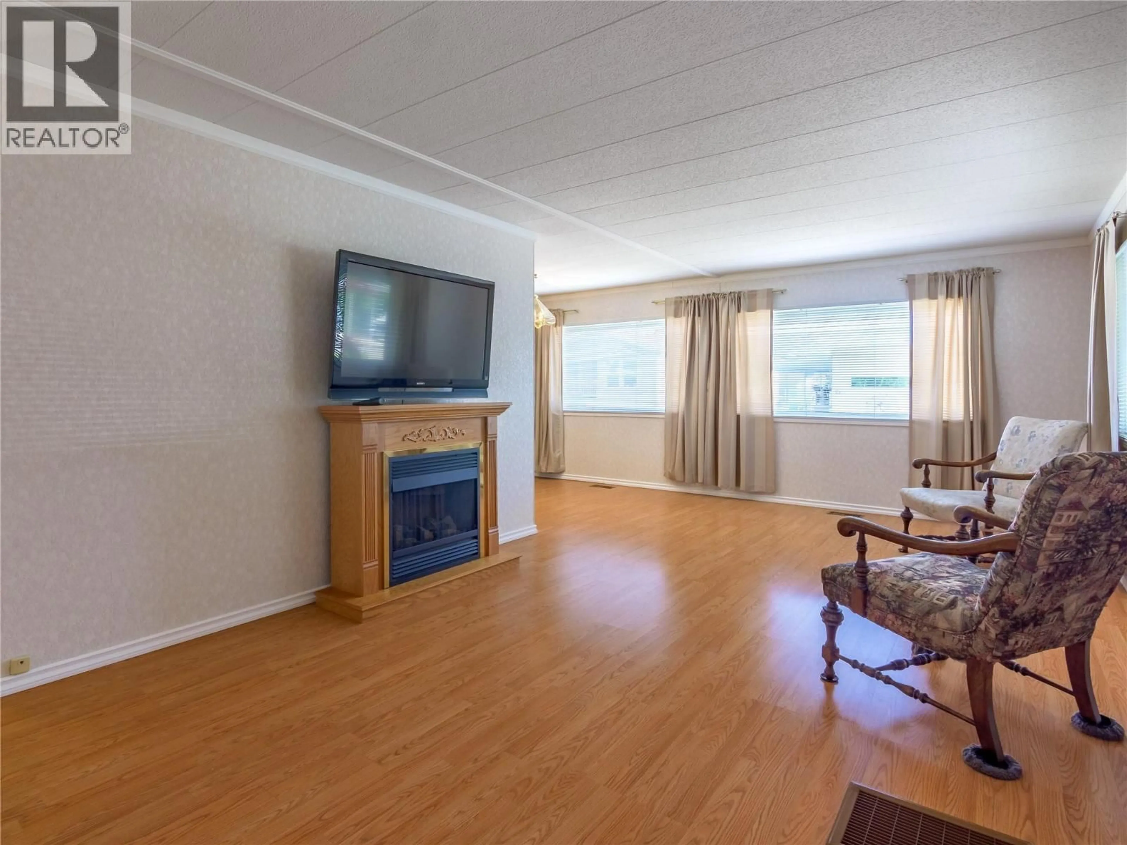 A pic of a room for 32 - 321 YORKTON AVENUE, Penticton British Columbia V2A3V6