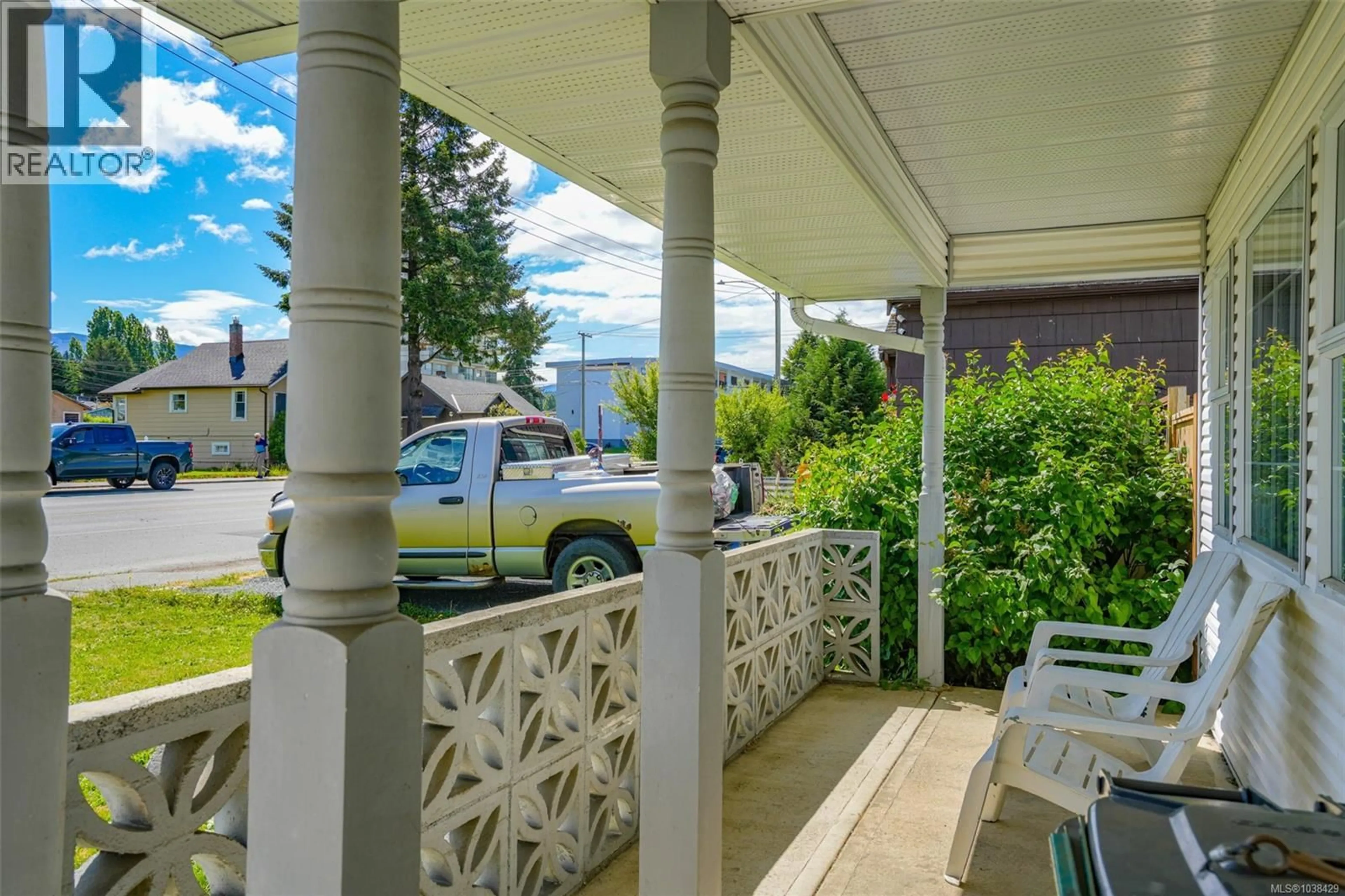 Patio, street for 3944 10TH AVENUE, Port Alberni British Columbia V9Y4W9